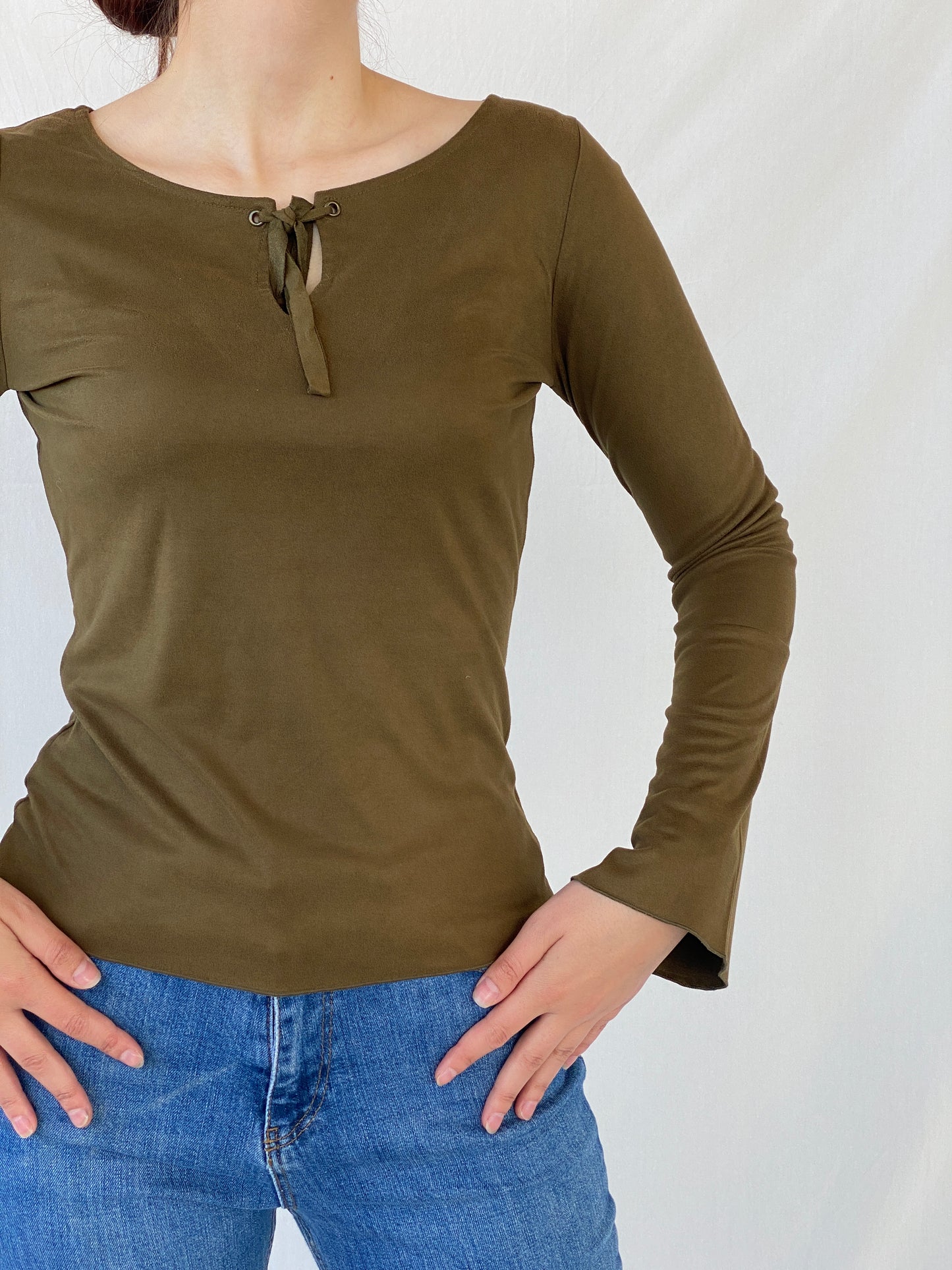 بلوزة جينز نسائية بأكمام طويلة باللون الأخضر الزيتوني من Vintage Cosmos Jeans - مقاس صغير