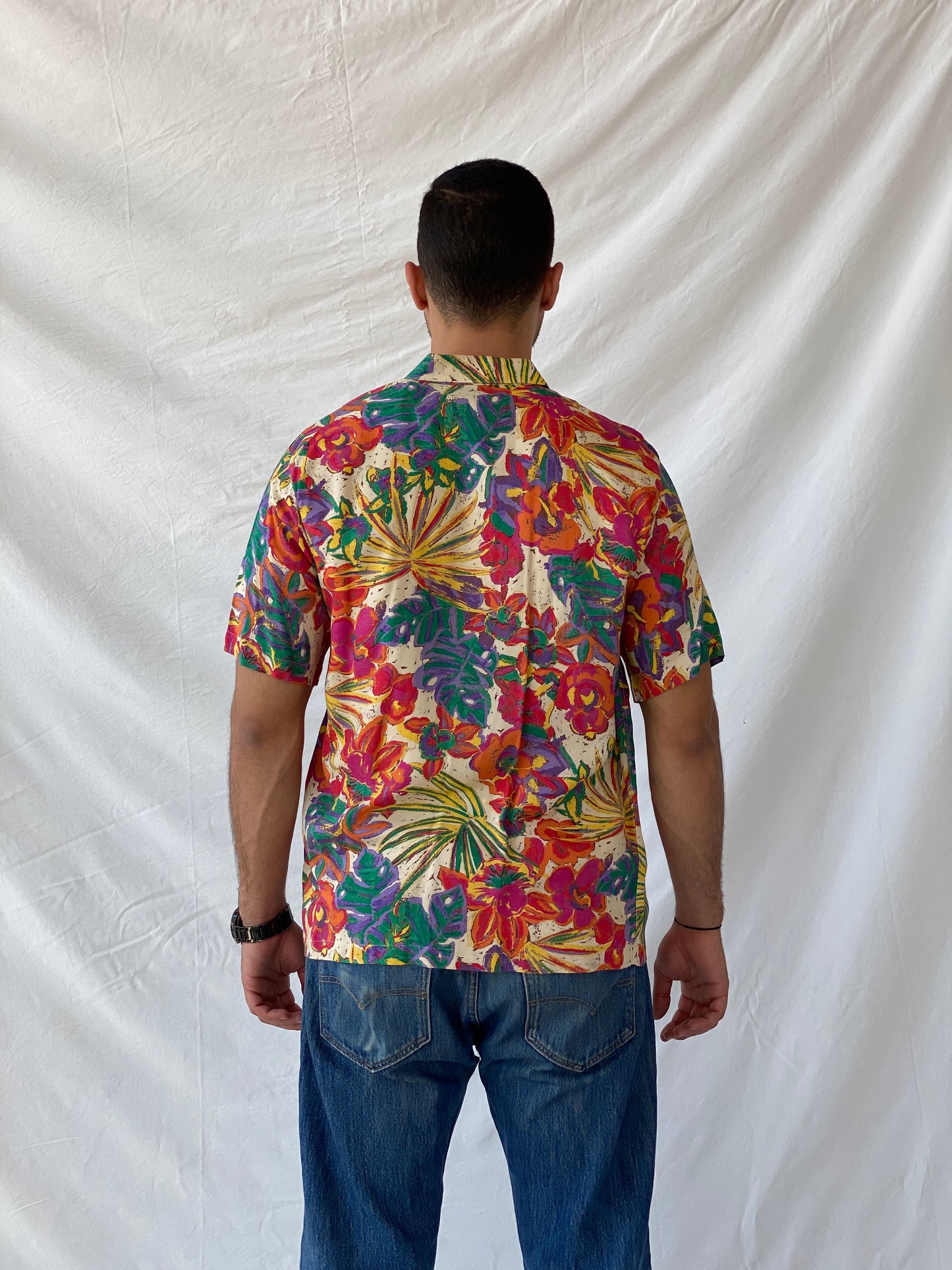 Vintage Momento Floral Hawaiian Printed Men’s Button Up Shirt - M