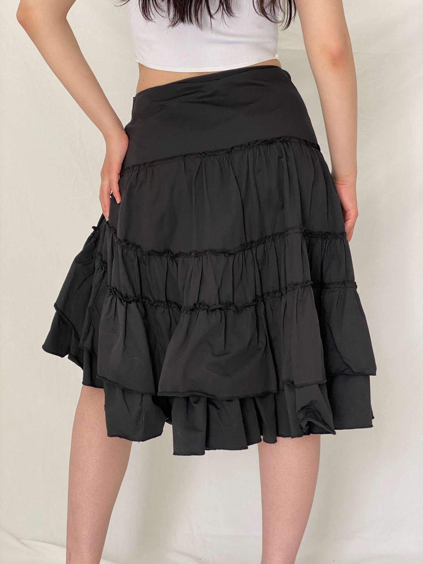 Statement Vintage Y2K Black Ruched Ruffle Tiered Midi Skirt – M