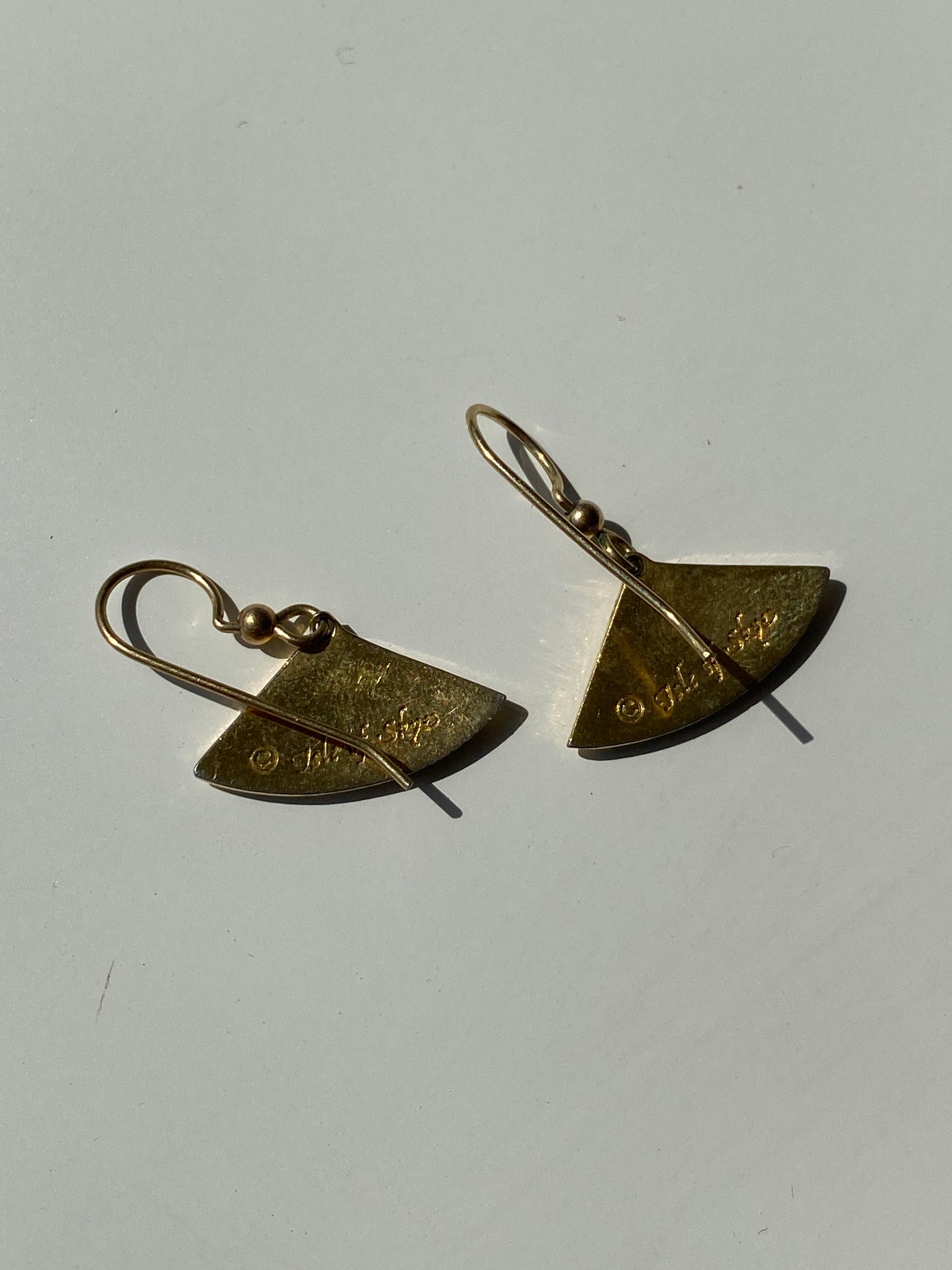 Vintage 1980s Isle of Skye Signed Gold Tone Purple Inlaid Earrings