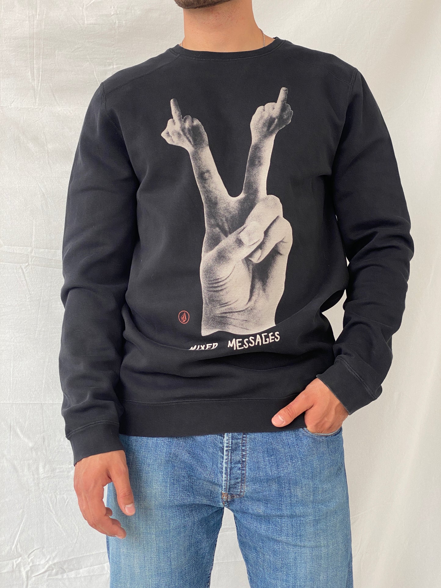 سترة رجالية سوداء برسومات مختلطة من فولكوم - مقاس XL