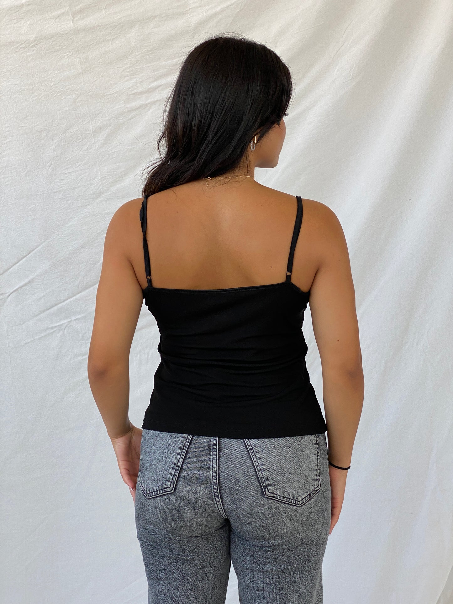 كامي أسود جميل من سلسلة ردود الفعل التسعينيات - مقاس M