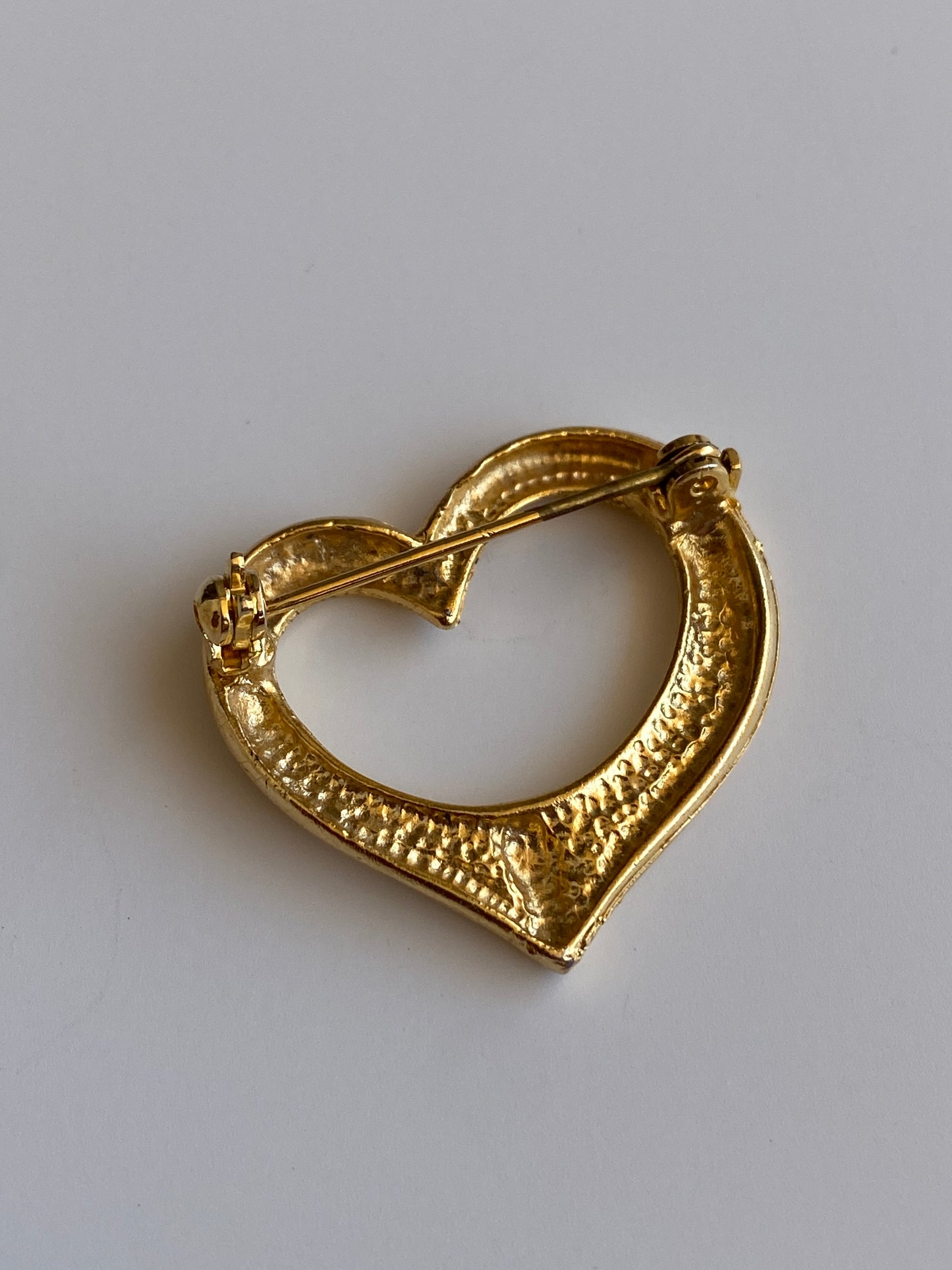 Vintage Minimalist Gold-Tone Open Heart Brooch