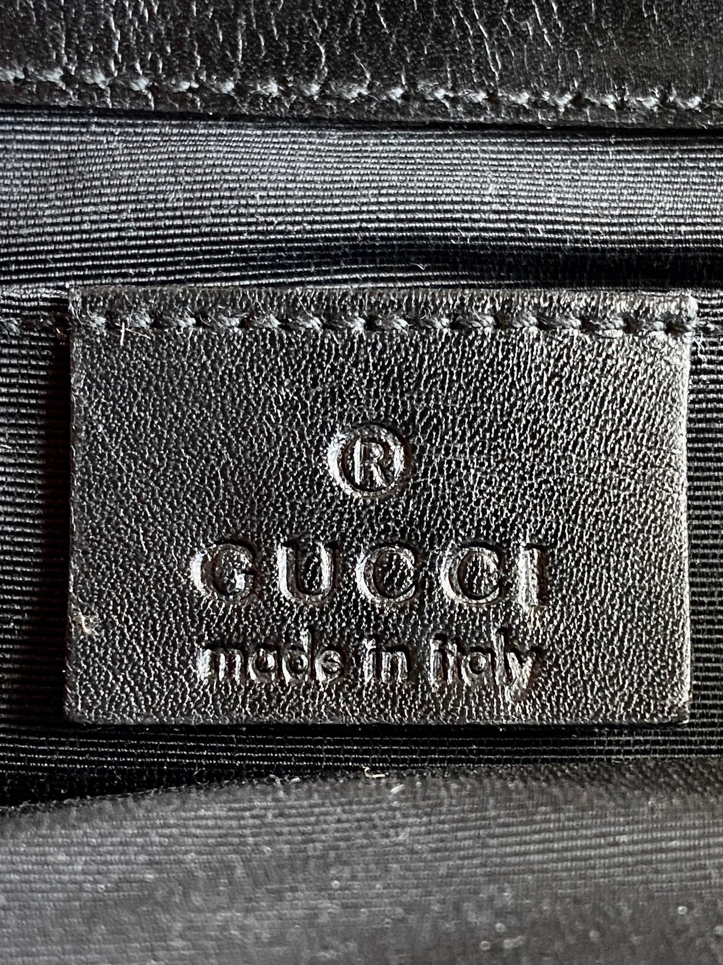 حقيبة يد صغيرة من قماش Gucci Jackie Bardot من الجلد الأسود بتصميم GG من مجموعة Vintage 00s