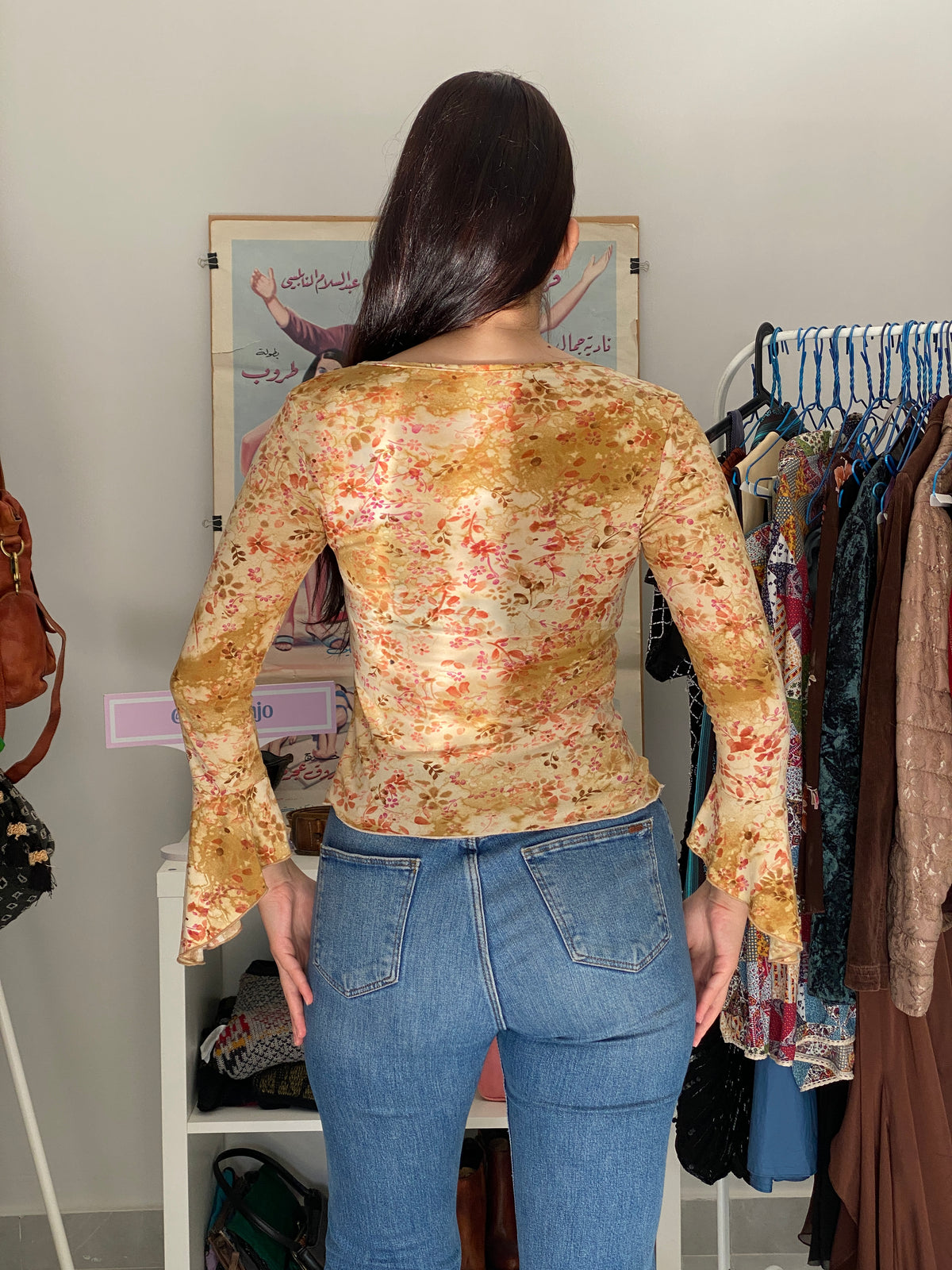 Vintage Ambiance Beige Floral Ruched Bell Sleeve Top – S