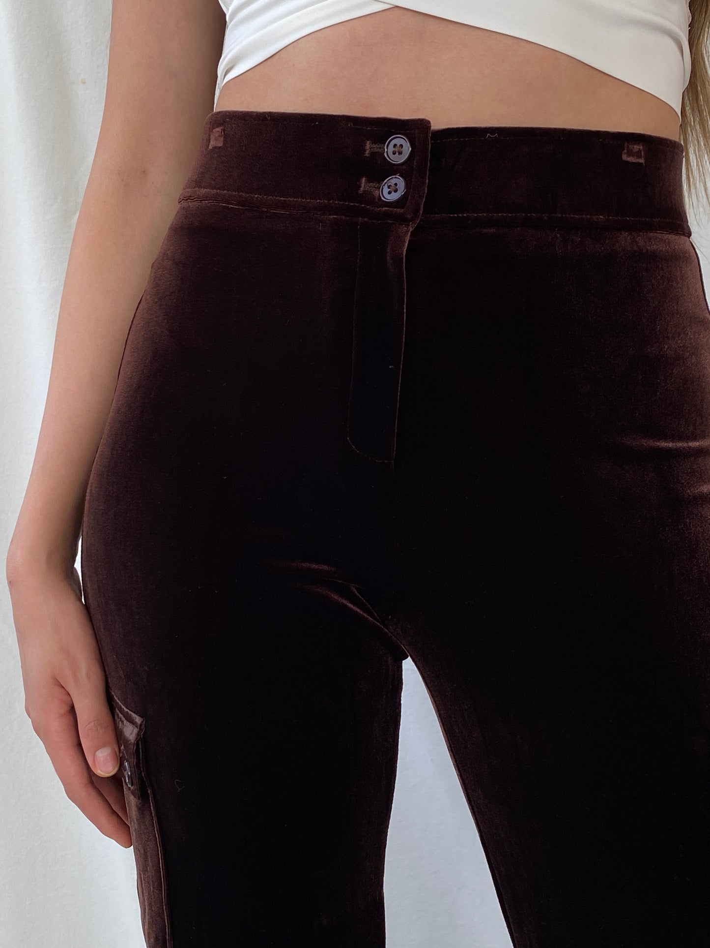 بنطلون ويلي سميث من المخمل البني الحريري مع جيوب وساق مستقيمة - مقاس صغير