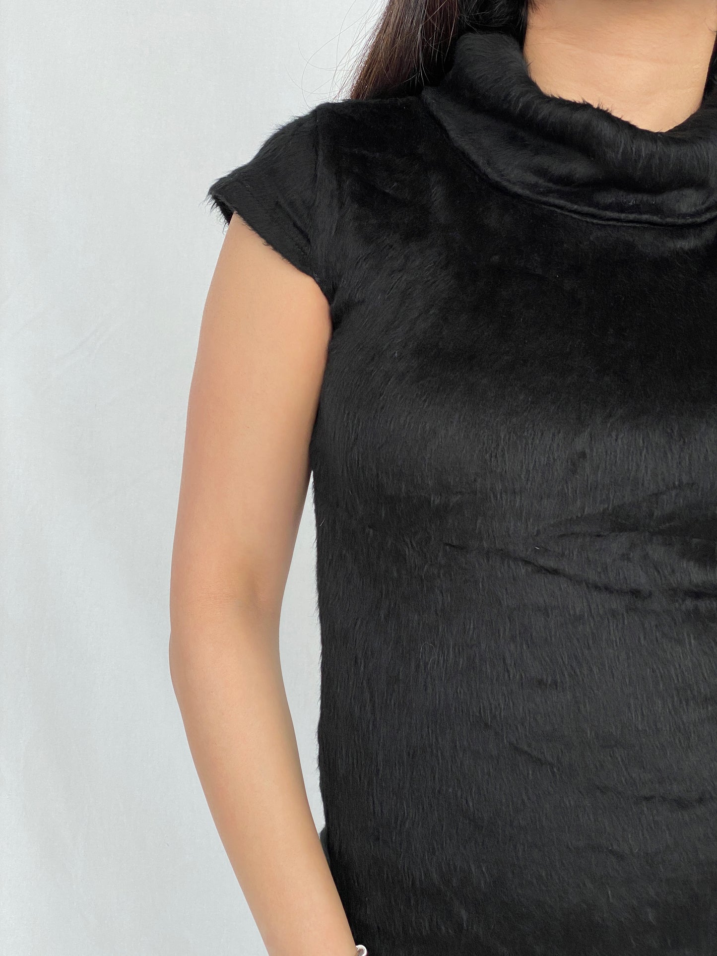 بلوزة MGN سوداء برقبة مدورة وأكمام نصفية من Vintage Y2K - مقاس M