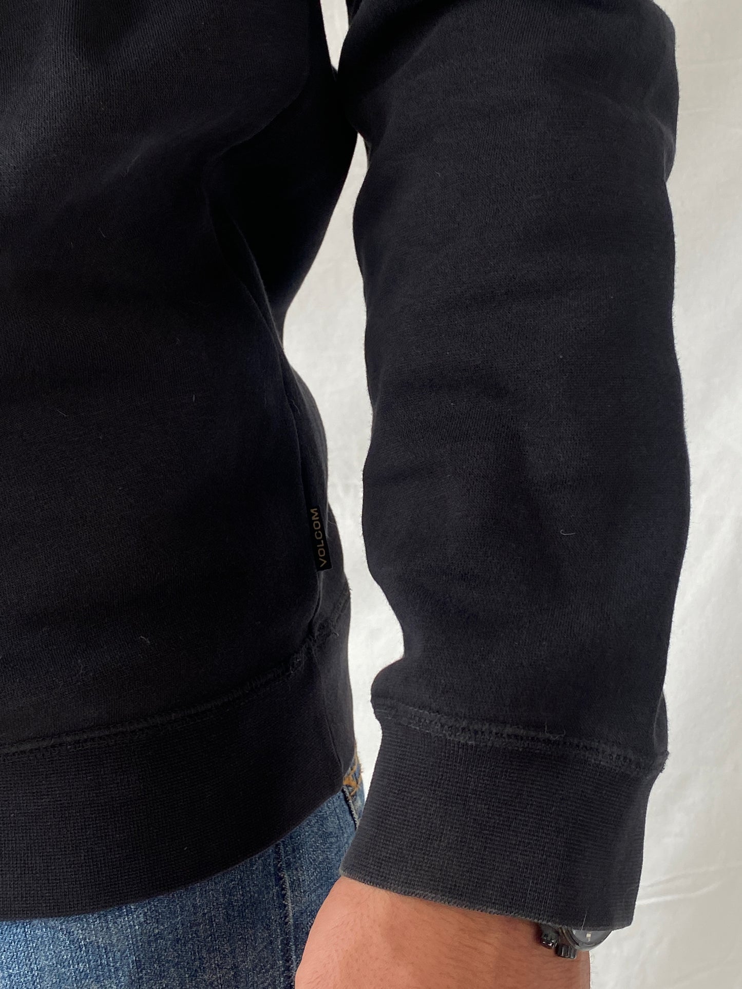 سترة رجالية سوداء برسومات مختلطة من فولكوم - مقاس XL