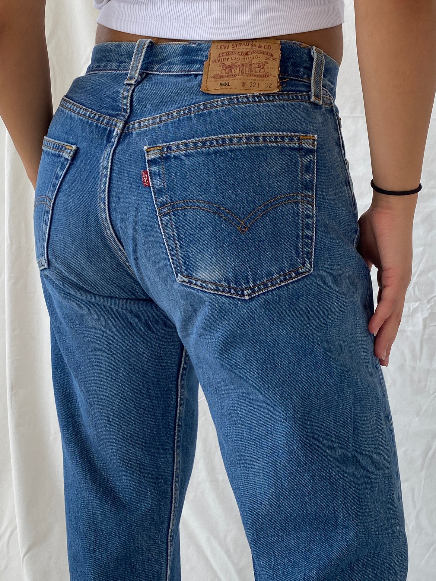بنطلون جينز نسائي من Levis 501 Cut