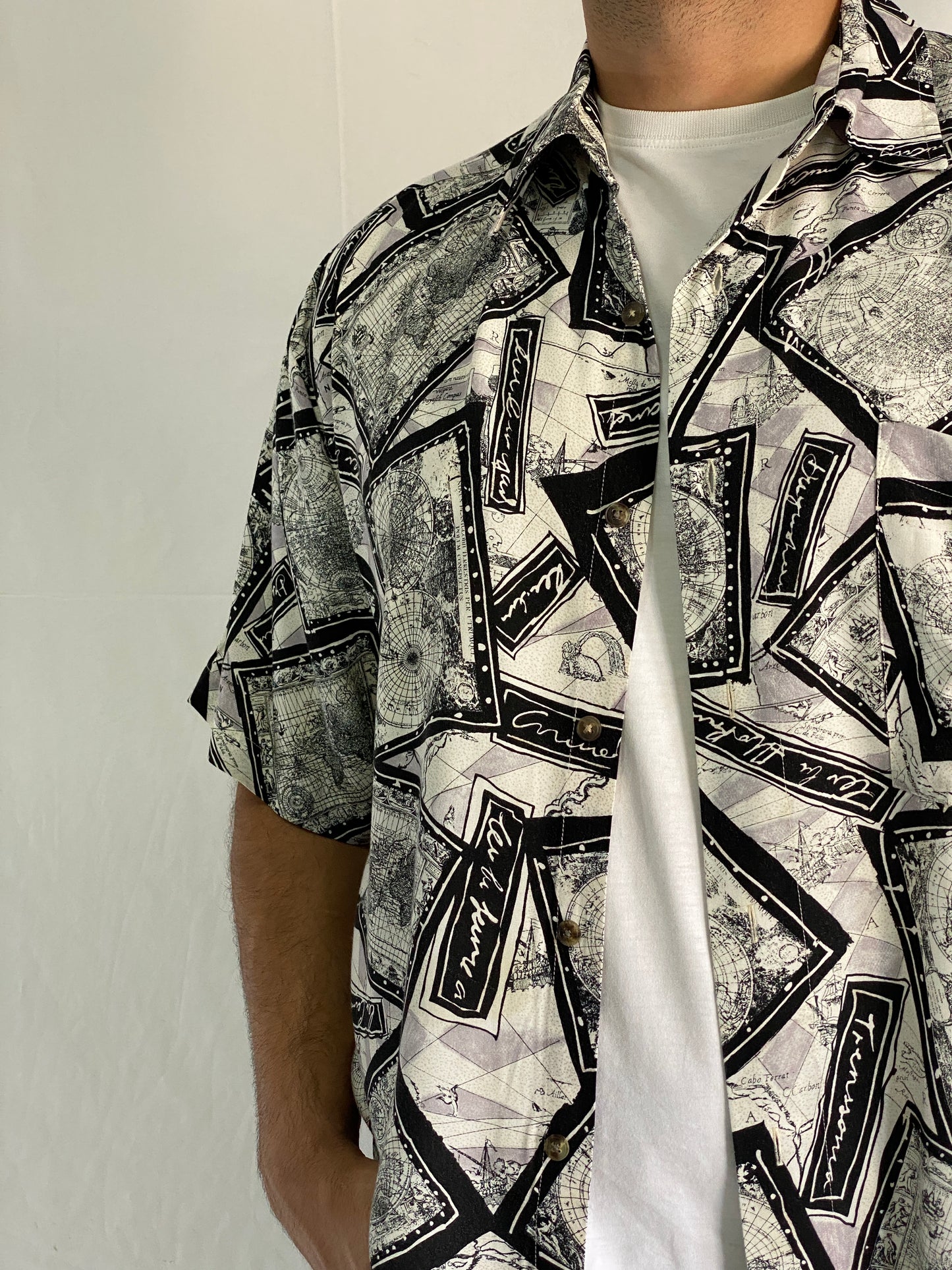 Vintage Roundtree & Yorke Map Print Travel Theme Men’s Short Sleeve Button Up Shirt - XL