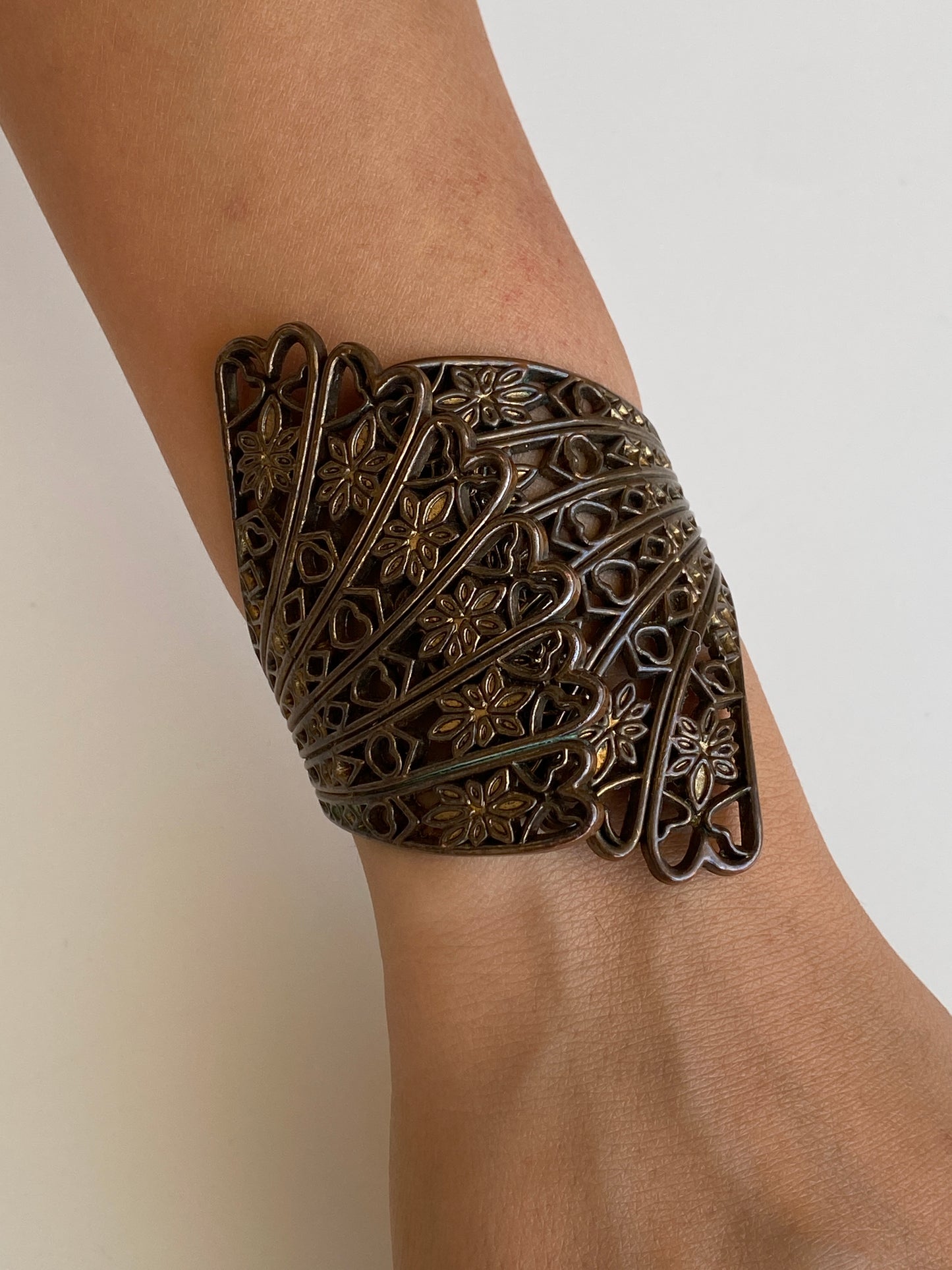 Vintage 1980s–90s Bronze-Tone Filigree Floral Fan Statement Bracelet