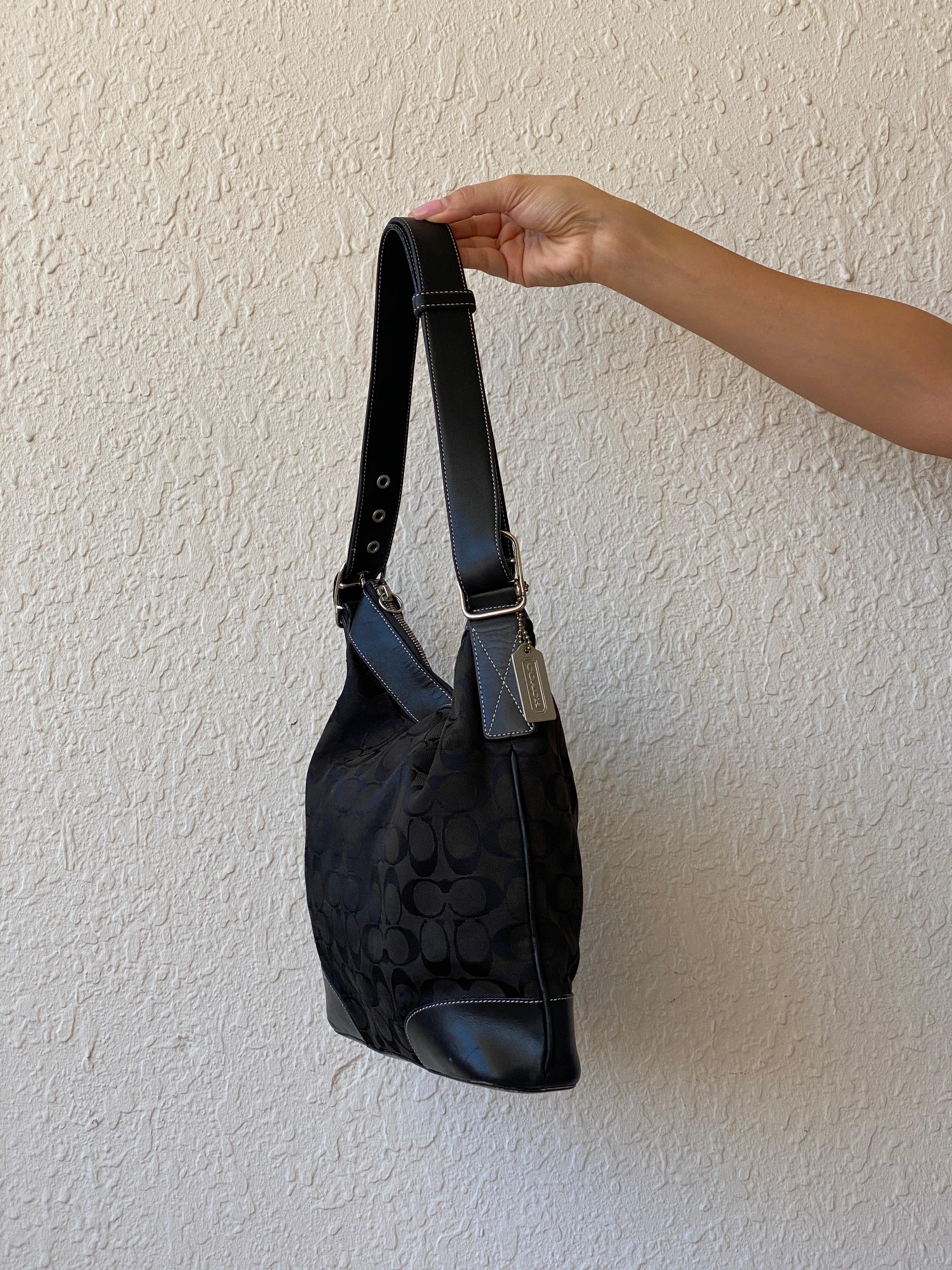 Coach Black Canvas & Leather Shoulder Bag Coach Signature Purse #J2K-6346