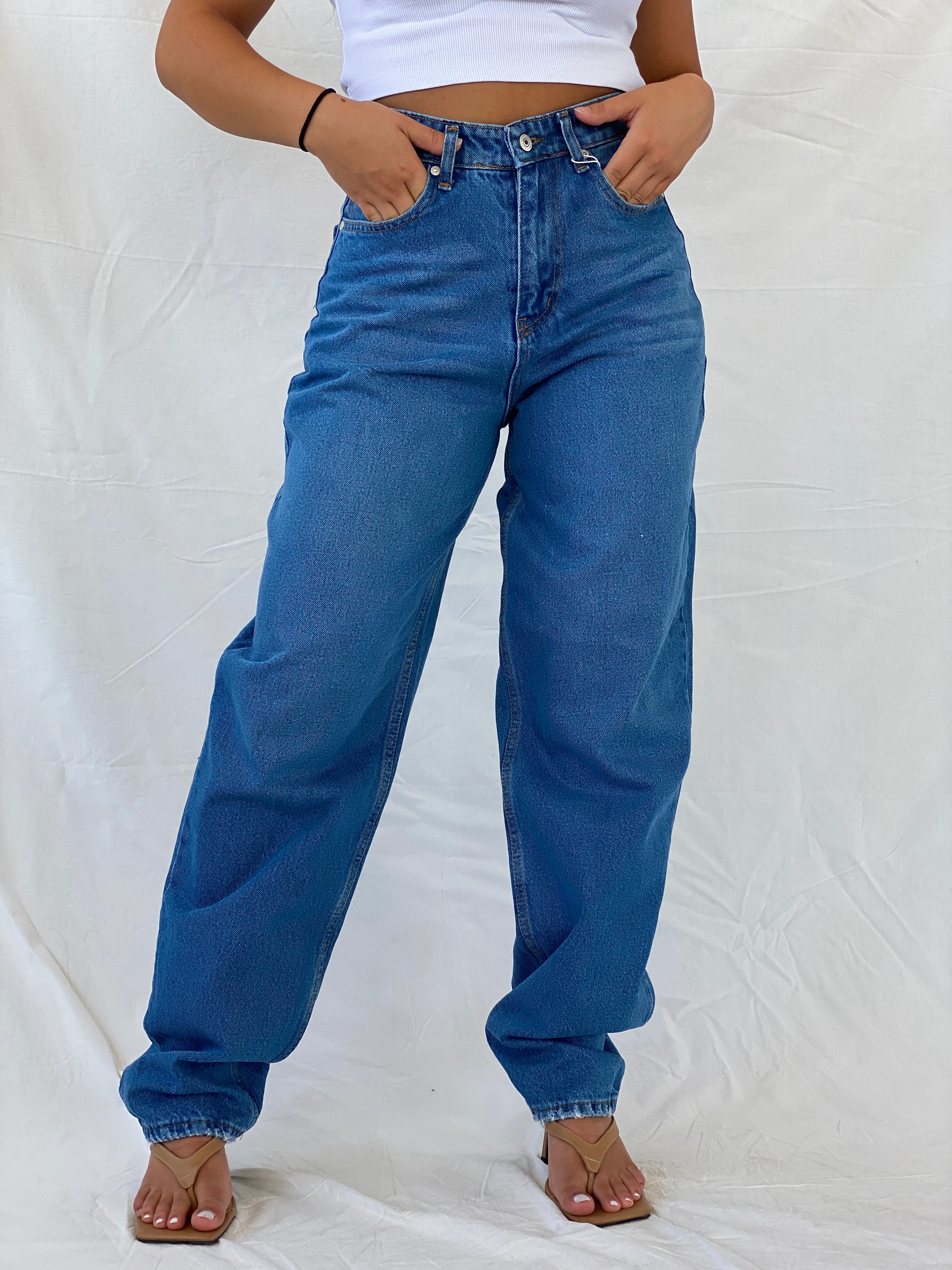 بنطال جينز واسع بخصر عالٍ من NWT Alien Streetwear - ٣٦ يورو