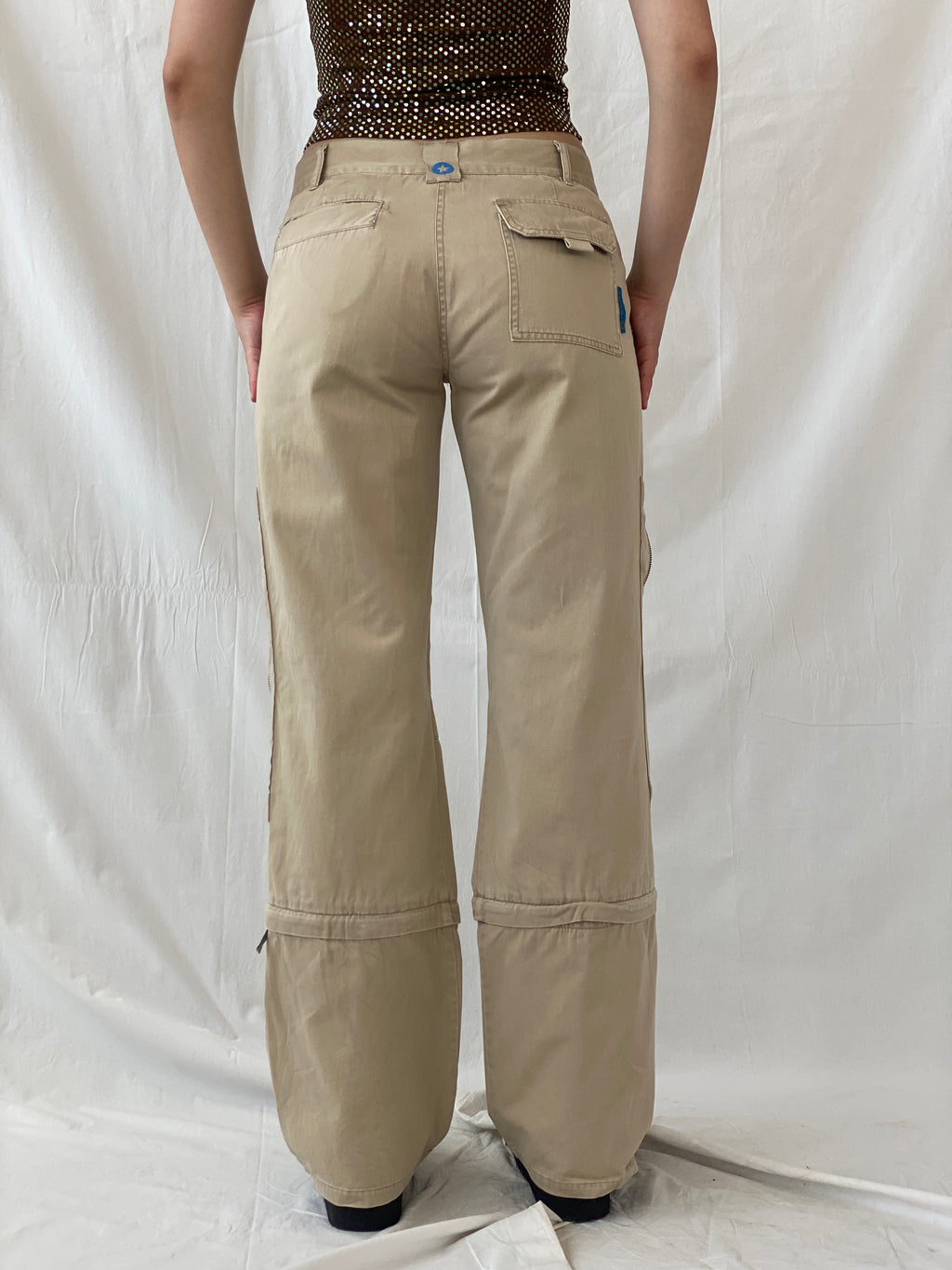 بنطلون كارجو Y2K IDPDT بيج منخفض الخصر وواسع الساق وطول قابل للتعديل - M