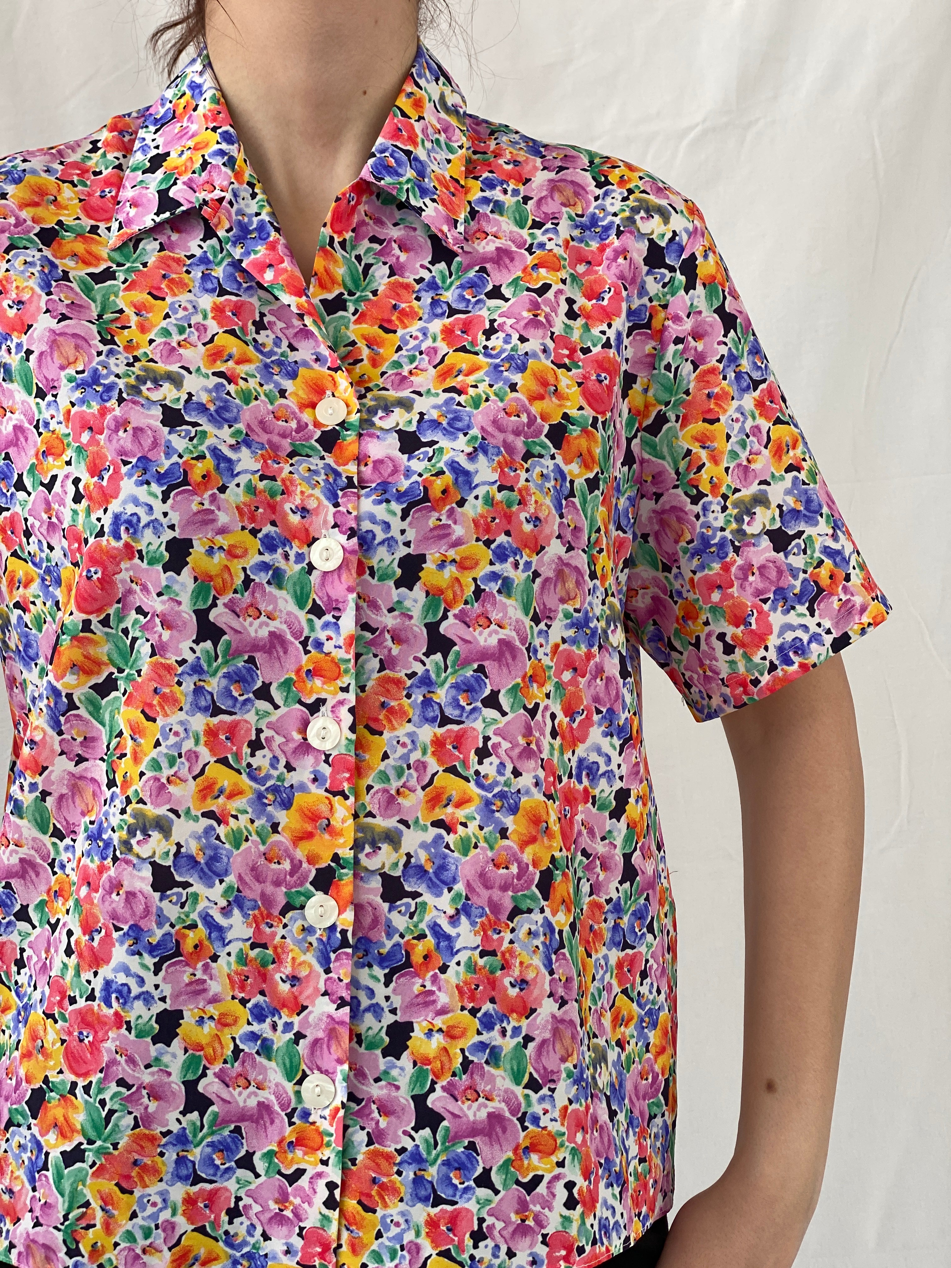 Vintage Handmade Women’s Floral Half Sleeve Button Up Shirt - M