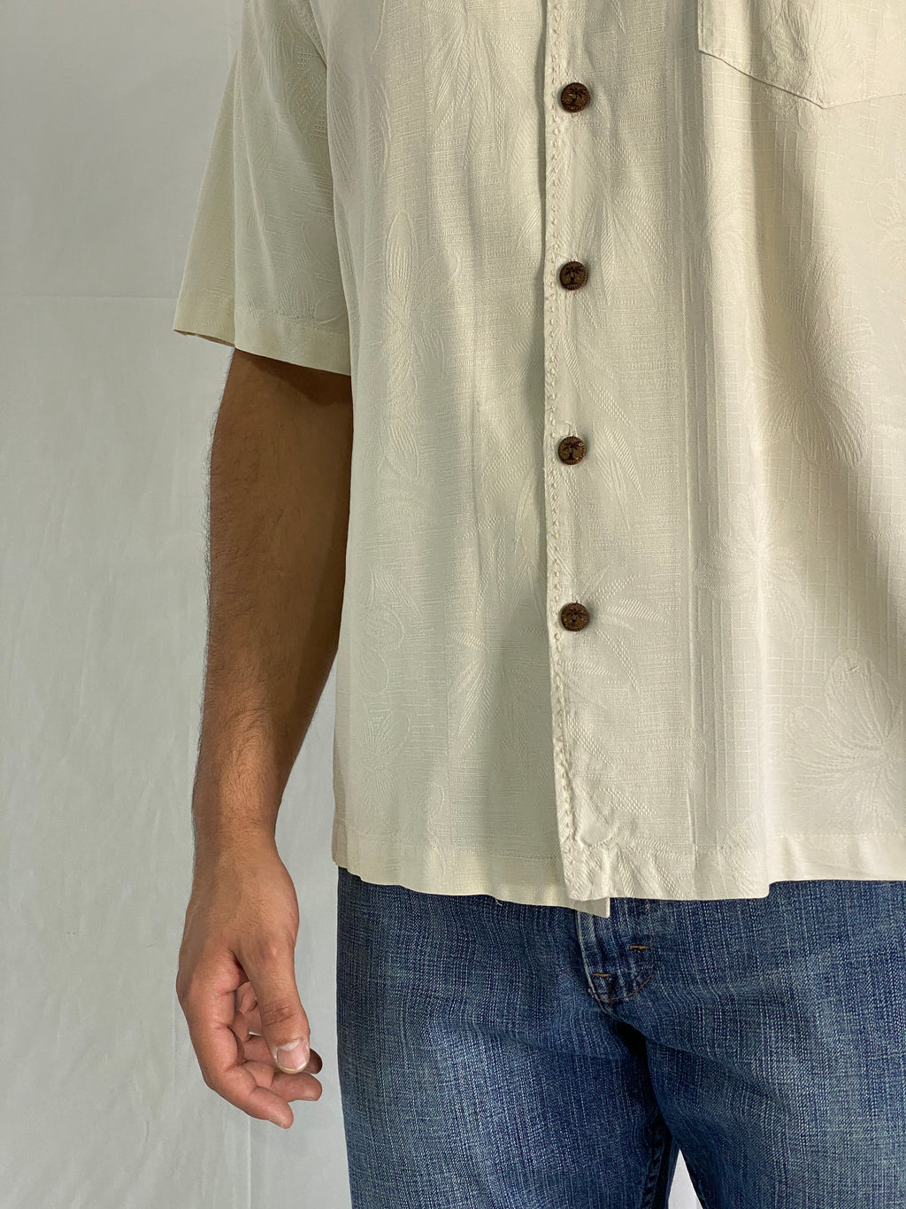 Boundary Bay Silk Men’s Hawaiian Short Sleeve Button Up Cream Color Shirt - L