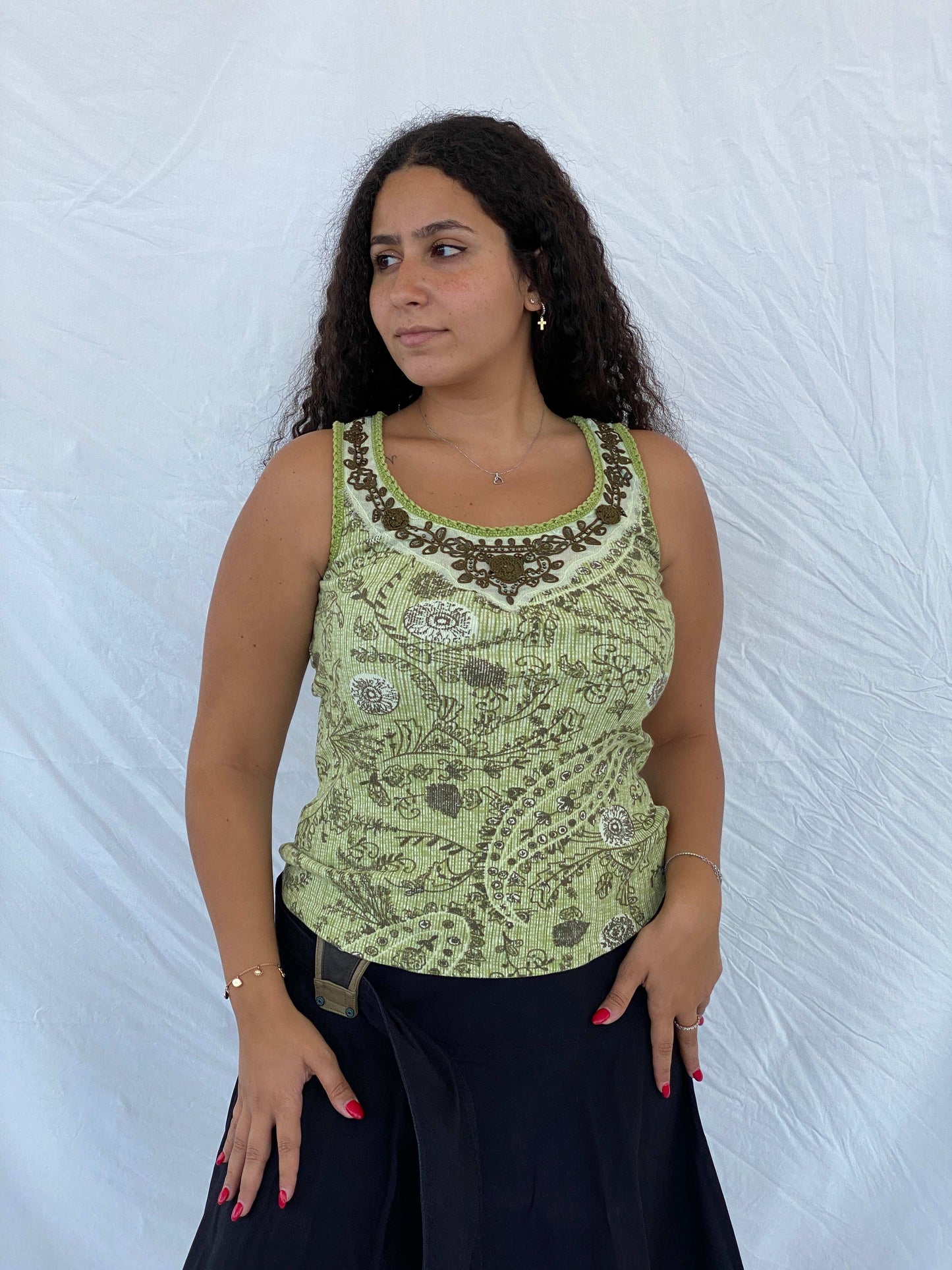 Y2K Tribal Green Floral Tank Top with Crochet Detailing Size M - Balagan Vintage Sleeveless Top 00s, 90s, Dina, floral top, NEW IN, sleeveless top