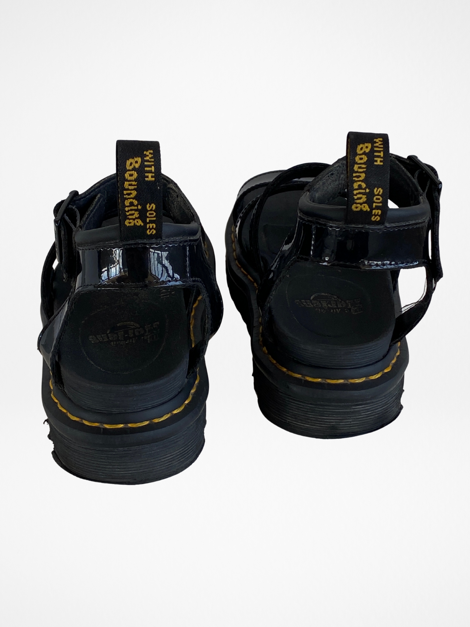 صندل Dr. Martens Blaire الأسود ذو النعل السميك المصنوع من الجلد اللامع - مقاس EU 37