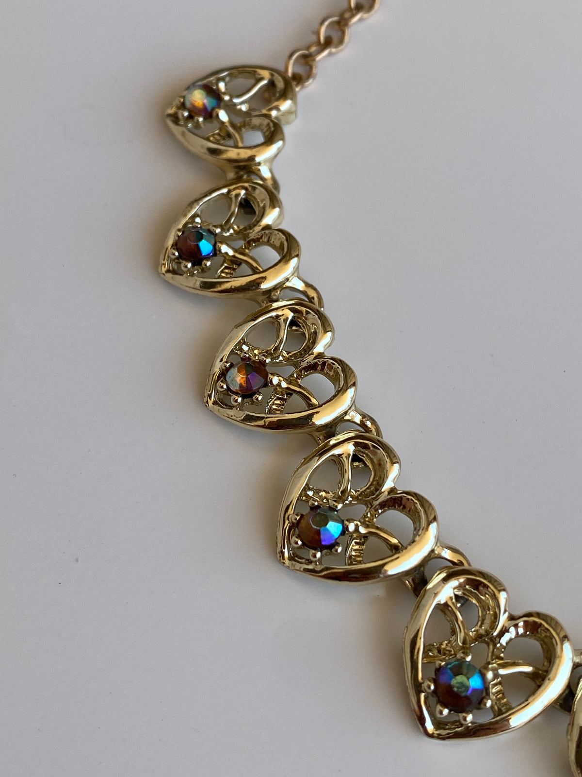 Vintage Gold-Tone Open Heart Motifs Rhinestone Chain Necklace Vintage Gold-Tone Open Heart Motifs Rhinestone Chain Necklace