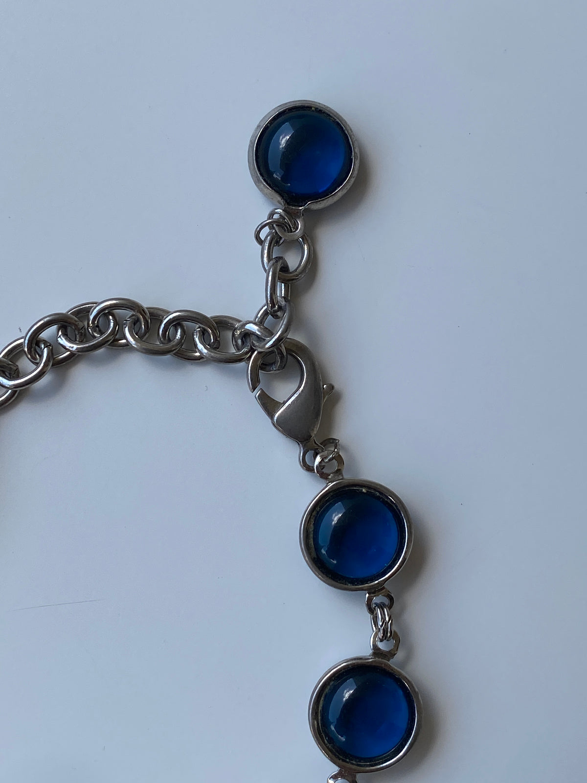 Vintage Y2K Cobalt Blue Cabochon Round Link Bracelet in Silver Tone Vintage Y2K Cobalt Blue Cabochon Round Link Bracelet in Silver Tone