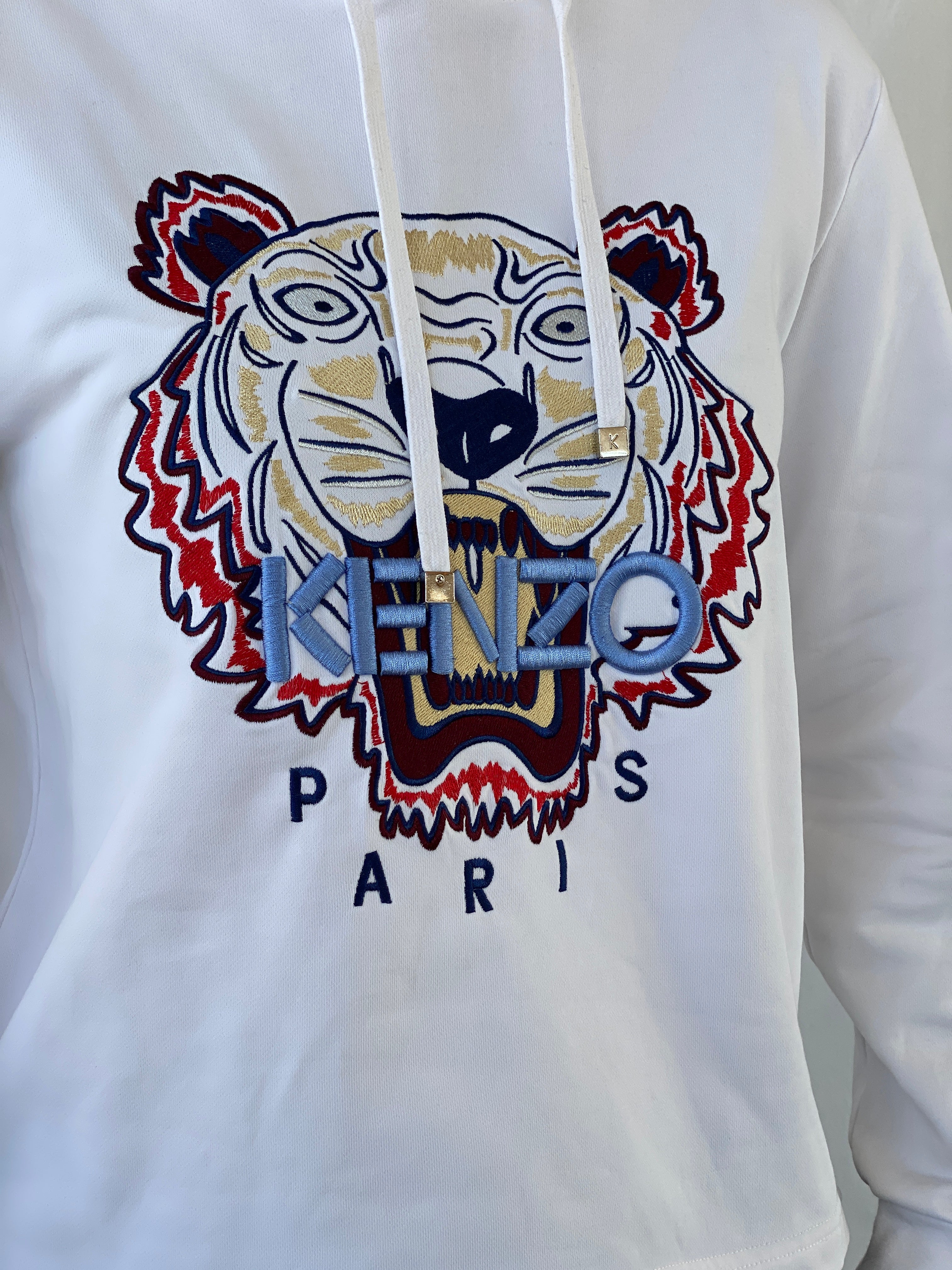 سويت شيرت بغطاء رأس نمر أبيض مطرز من كينزو باريس - مقاس صغير