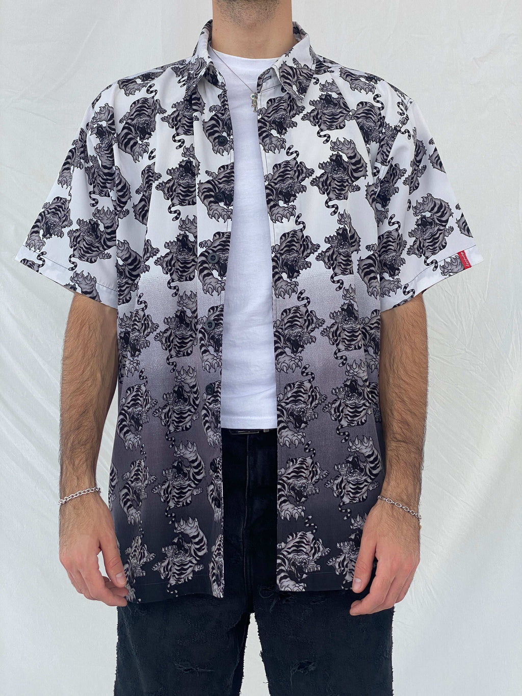 Vintage Maracky Graphic Tiger Shirt Size XL - Balagan Vintage Half Sleeve Shirt 90s, Awsam, half sleeve shirt, mens shirt, NEW IN, printed shirt