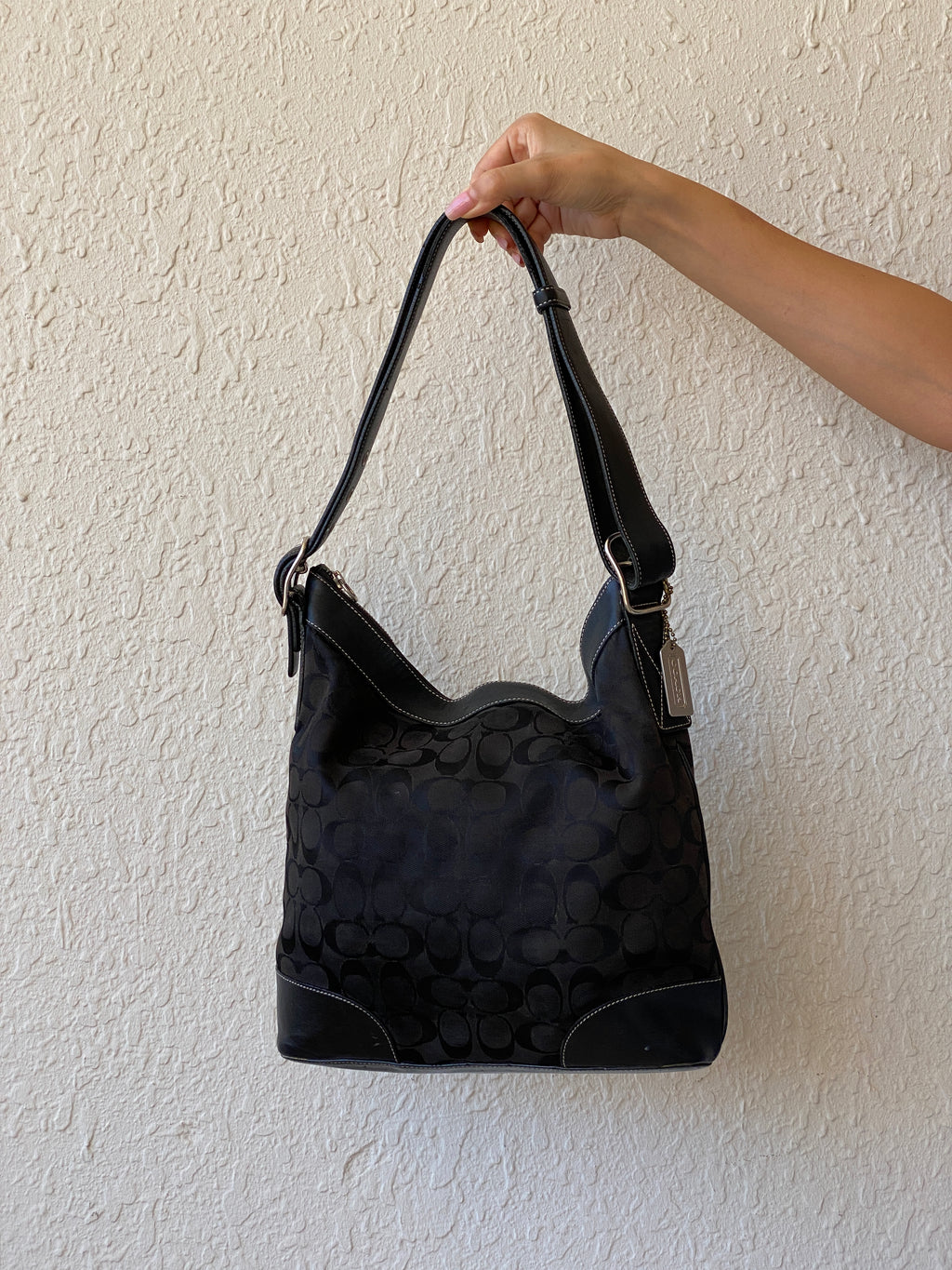 Coach Black Canvas & Leather Shoulder Bag Coach Signature Purse #J2K-6346