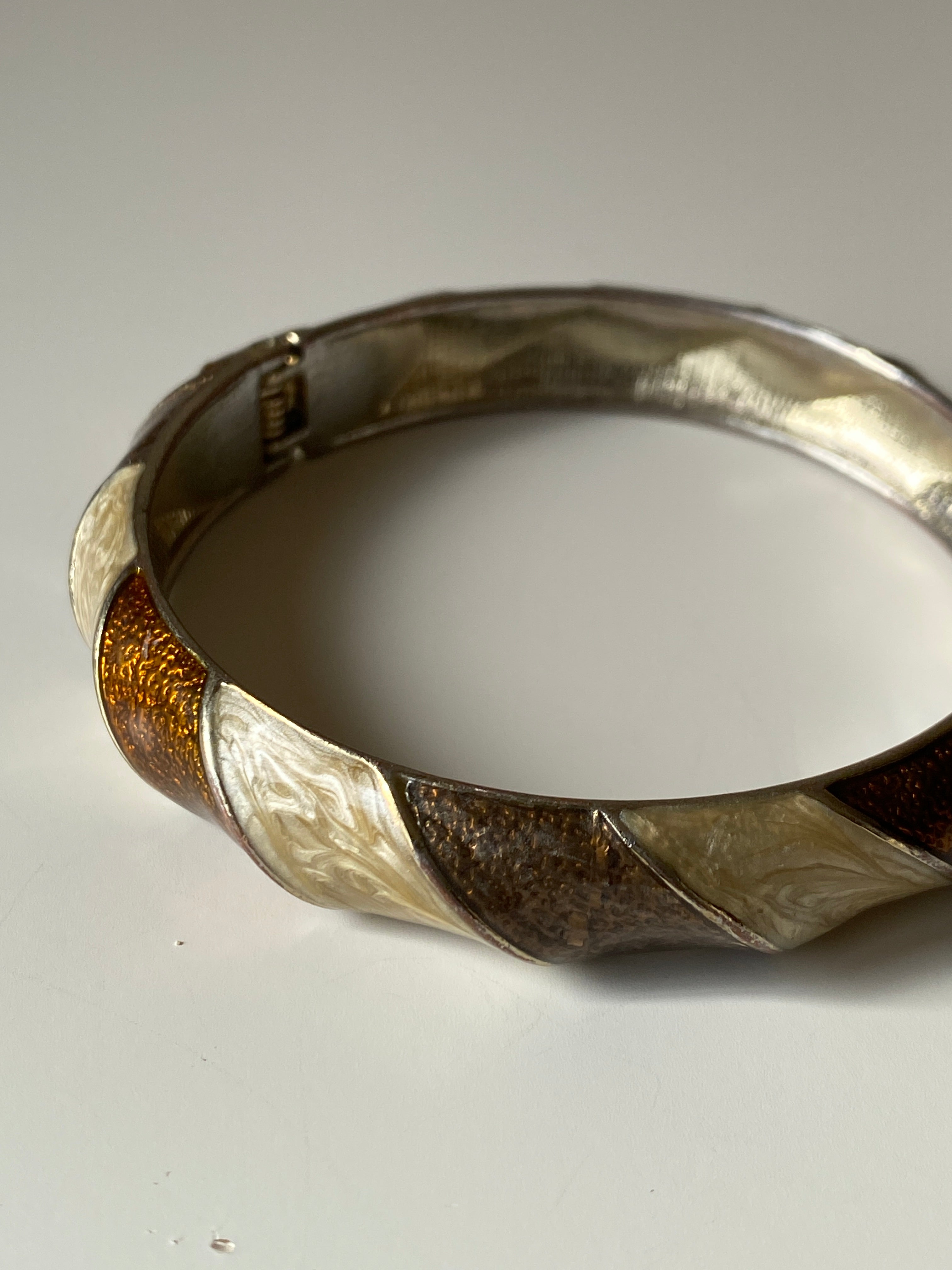 Vintage Enamel Swirl Hinged Bangle Bracelet in Ivory, Amber & Bronze Tones