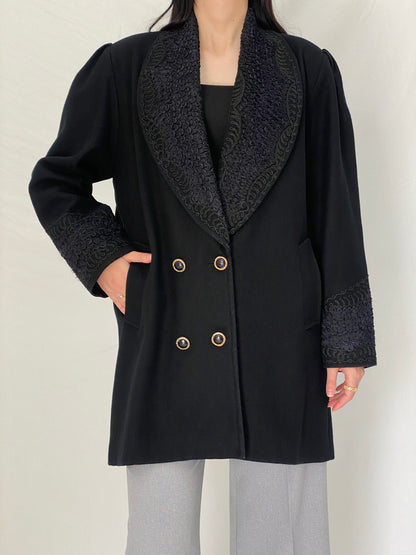 Vintage Black Embroidered Elegant Tailored Long Blazer Coat with Textured Lapel – L