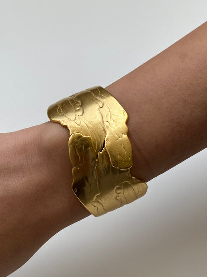 Rare Collectable Vintage Trifari Kunio Matsumoto Gold-Tone Sculptural Hinged Cuff Bracelet