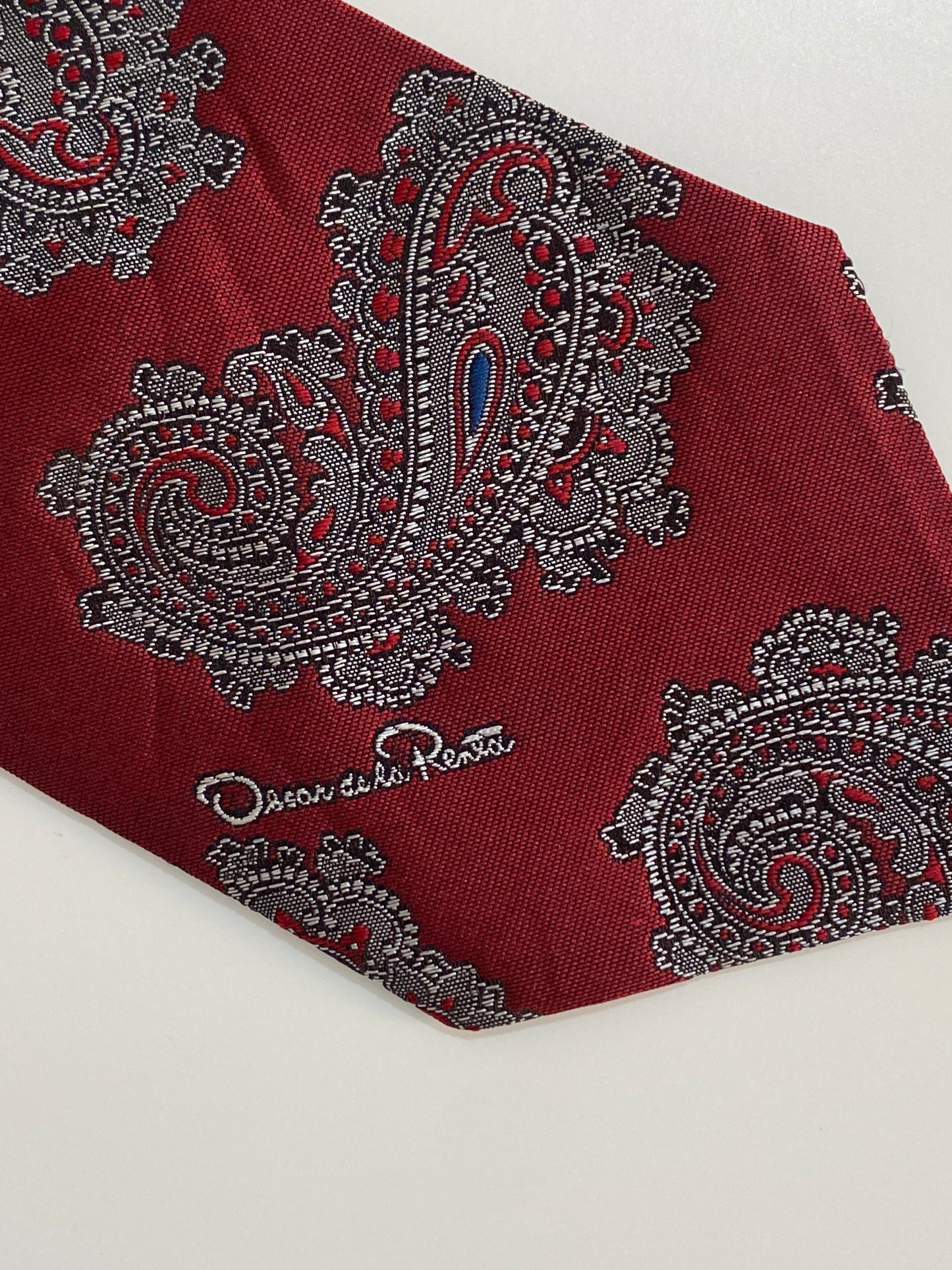 Vintage Oscar de la Renta Studio Silk Tie - Burgundy Paisley Designer Collectible