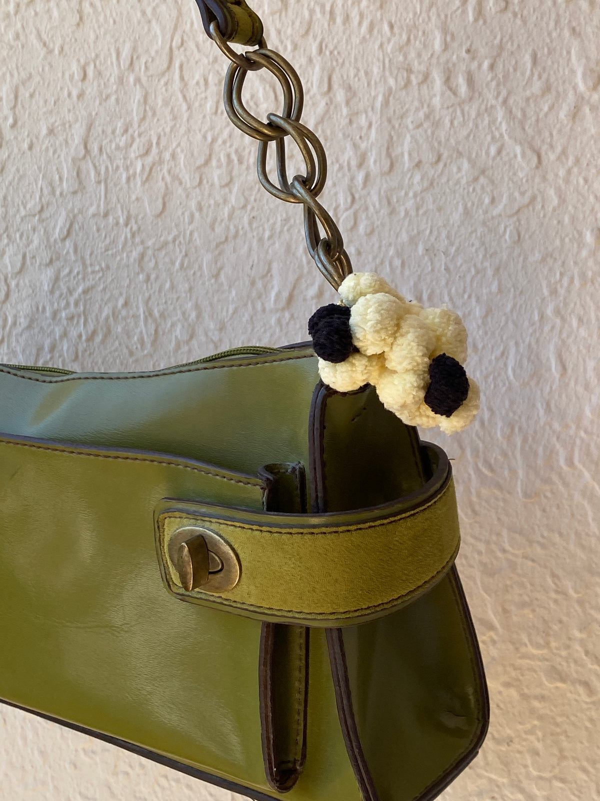 Vintage Emillie M. Green Faux Leather Shoulder Bag with Chain Strap Vintage Emillie M. Green Faux Leather Shoulder Bag with Chain Strap