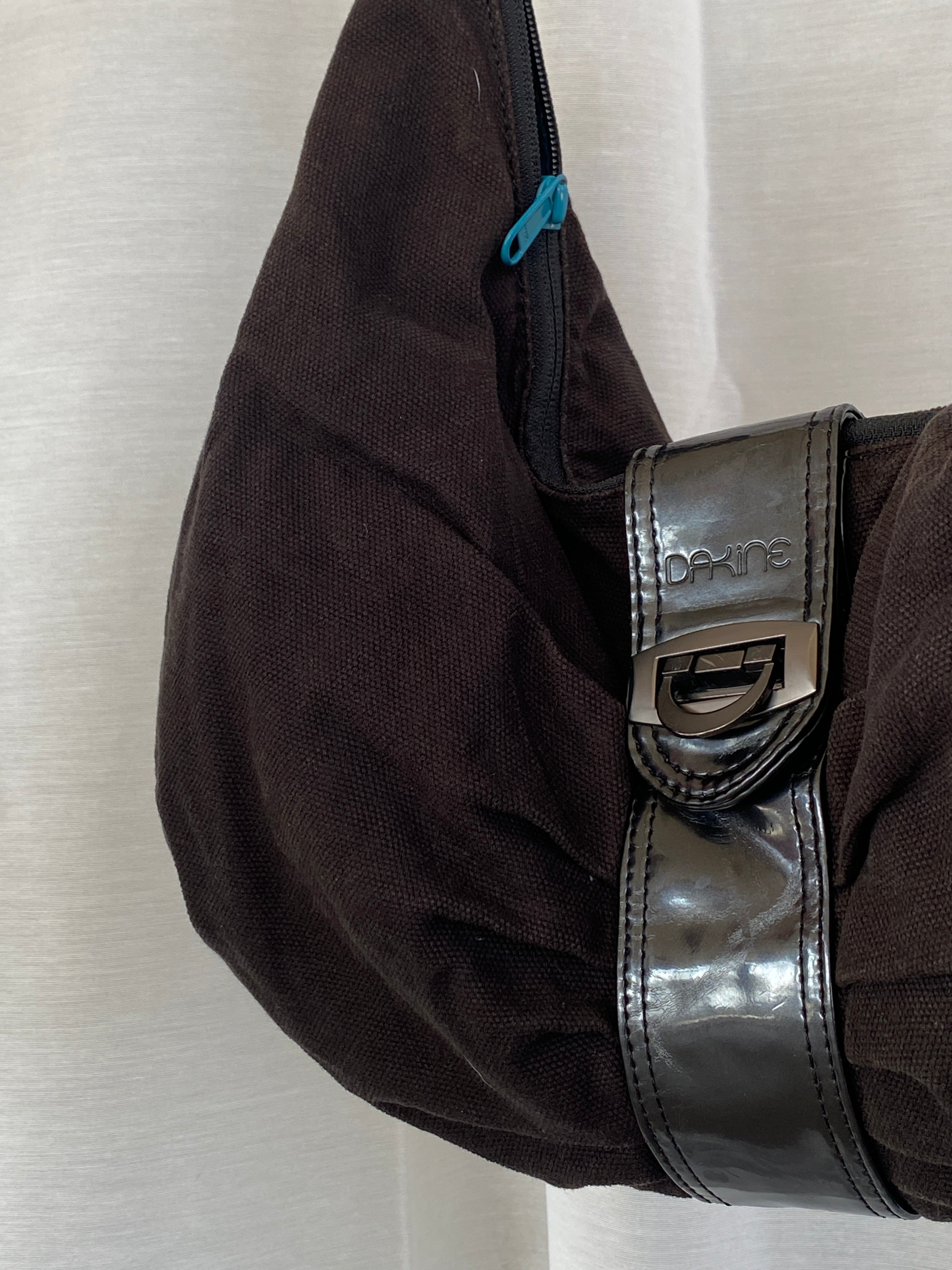 Y2K Dakine Hustle Black Women’s Shoulder Bag