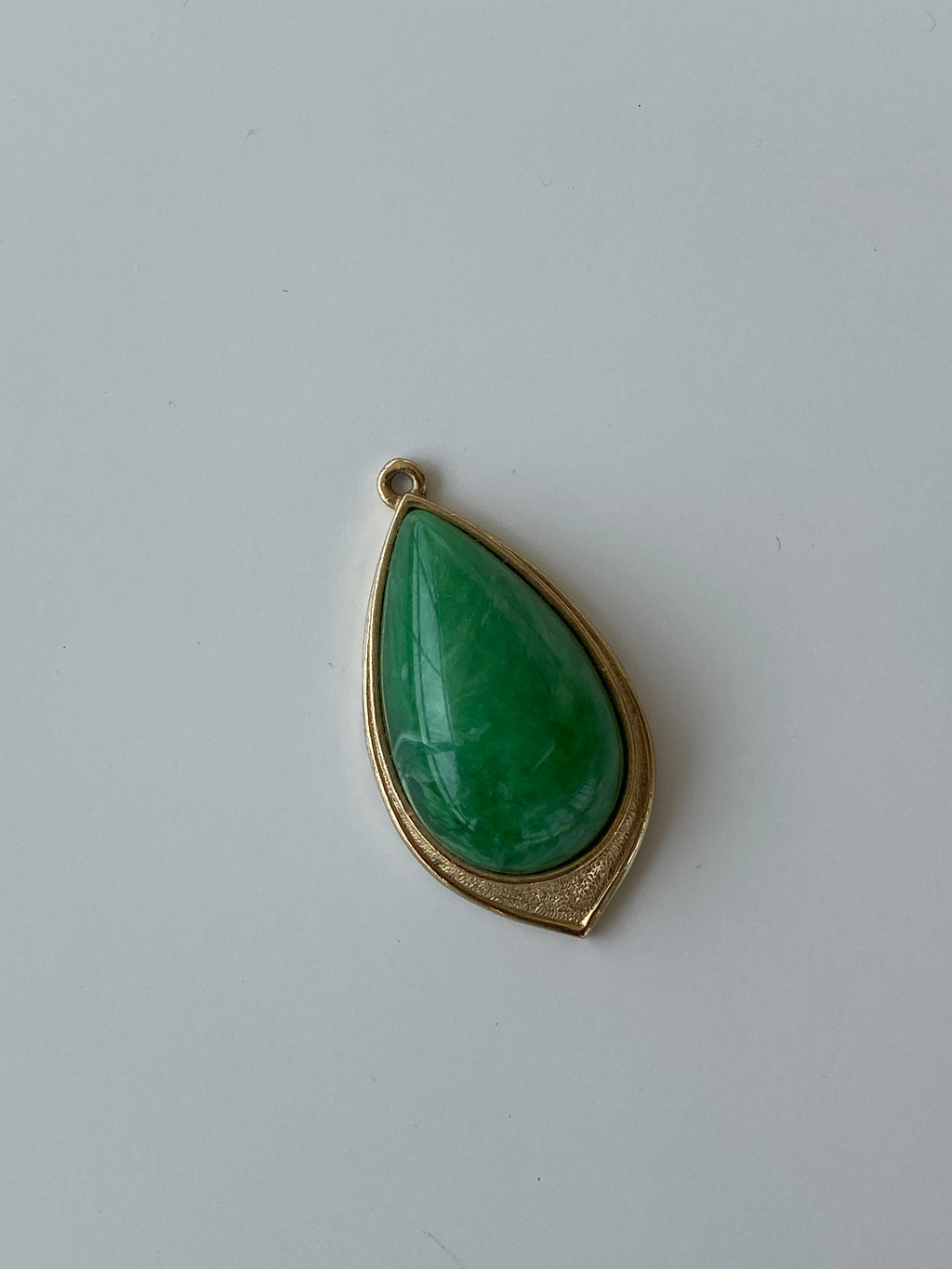 Vintage Sarah Coventry 1976 Signed Gold Emerald Green Teardrop Drop Pendant Charm
