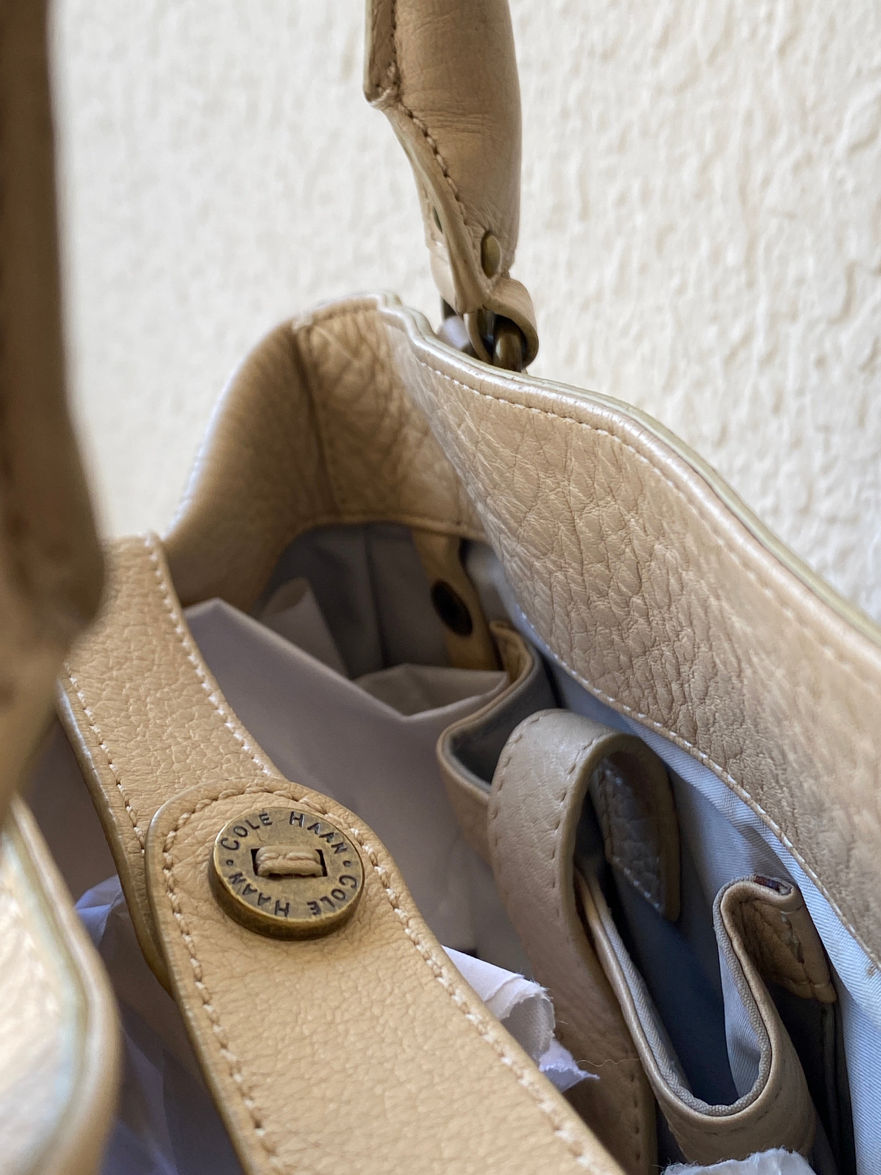 Beautiful Cole Haan Beige Genuine Leather Satchel Handbag Classic Shoulder Bag