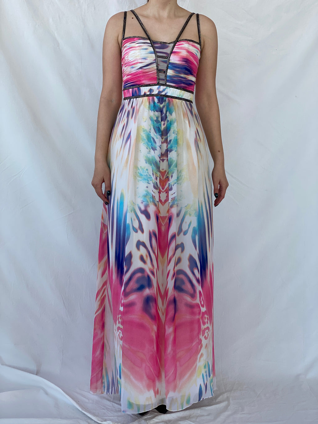 فستان ماكسي مائي مطرز بالخرز من NWT Little Mistress London - مقاس M