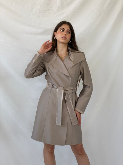 Elegant Amanda Wakeley Silk Trench Coat - M