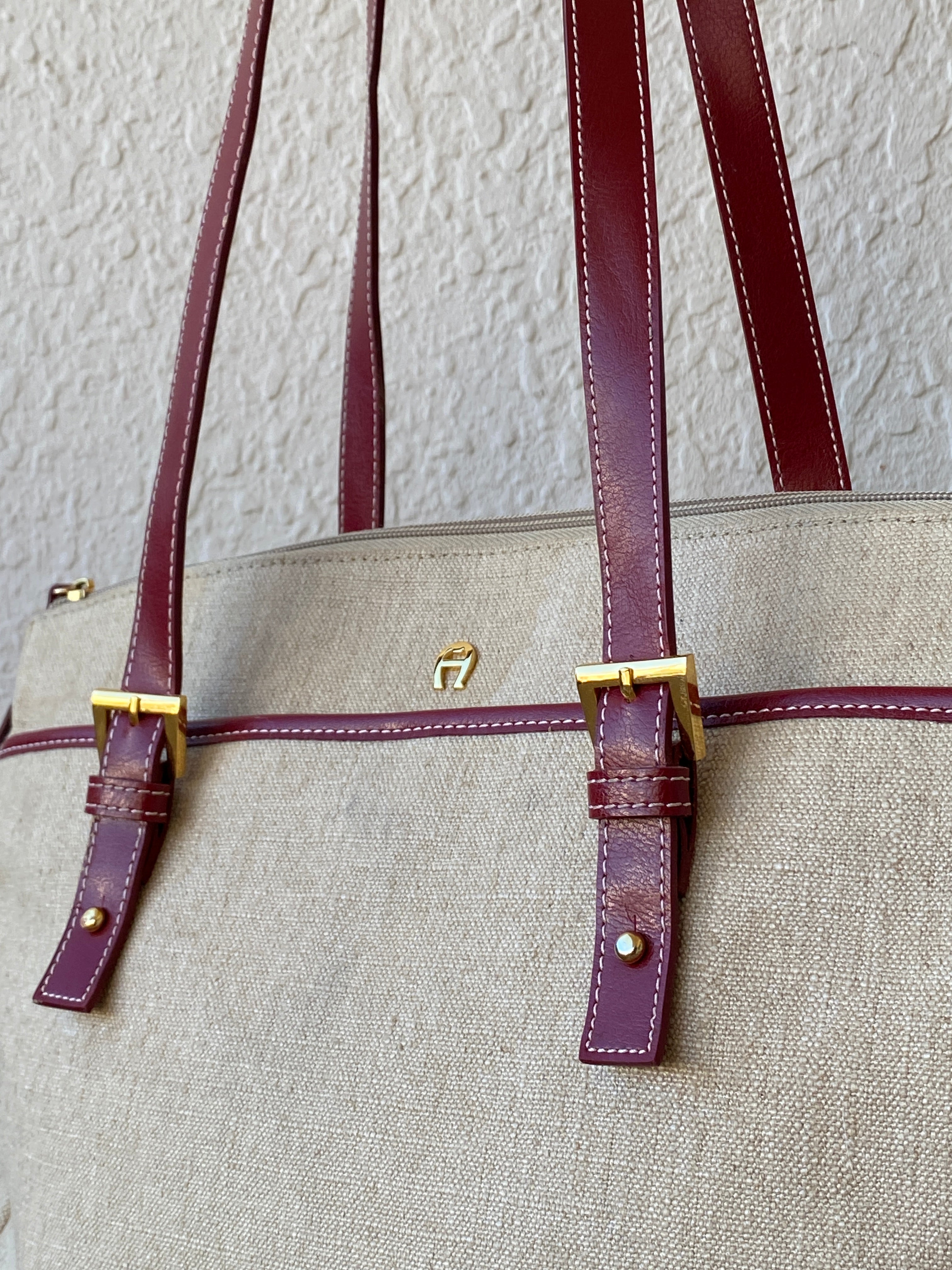 Gorgeous Etienne Aigner Tan Linen Canvas Red Leather Tote Shoulder Bag