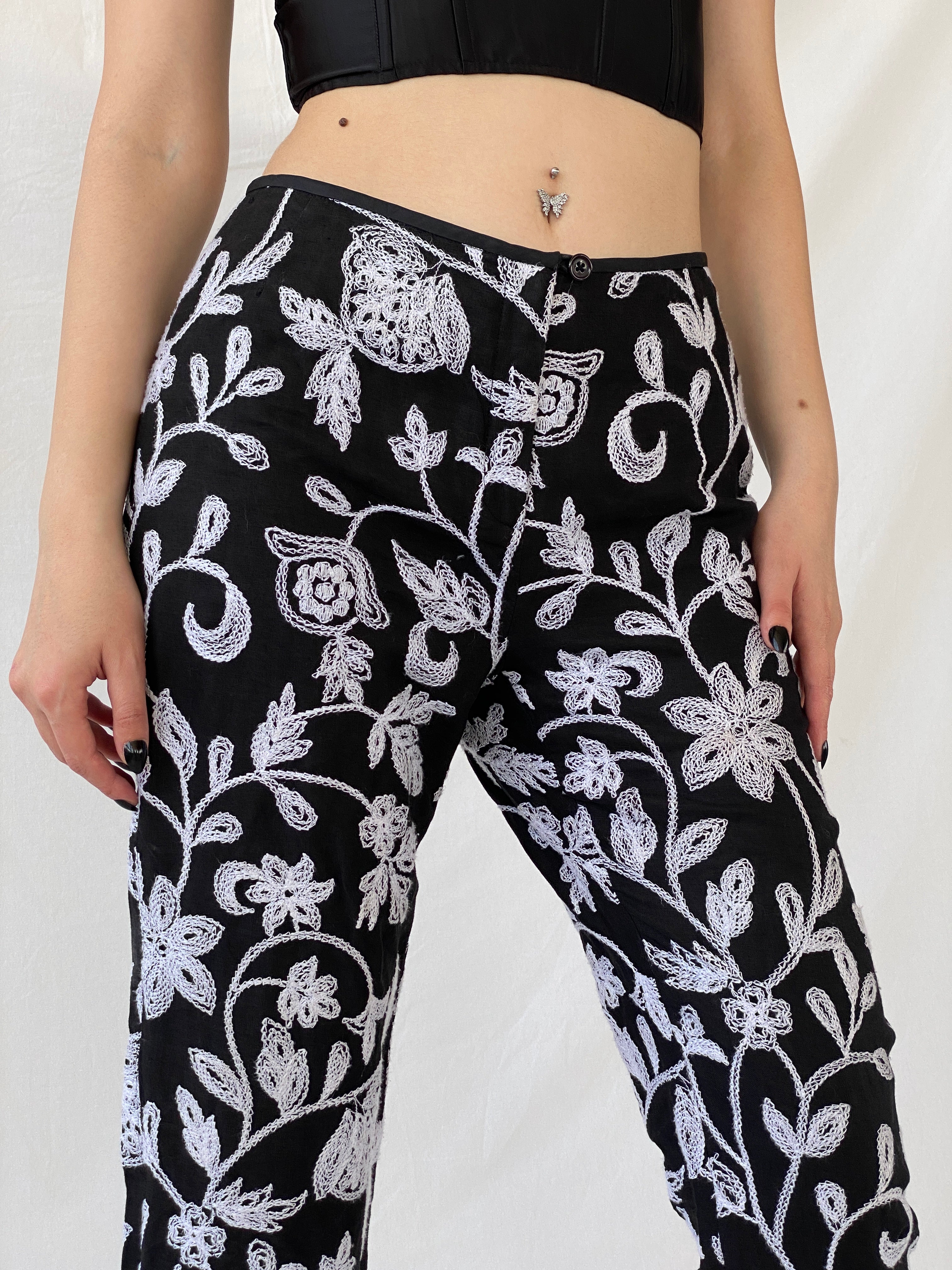 Statement Vintage Principe Black Floral Embroidered Linen Capri Pants - M
