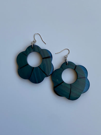 Vintage Y2K Teal Mother-of-Pearl Flower Statement Size Drop Earrings