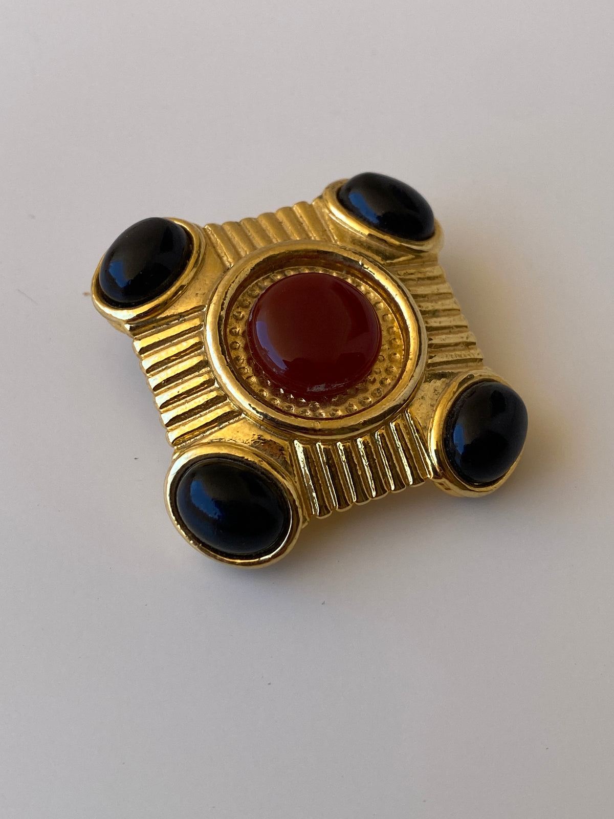 Vintage Gold Tone Cabochon Brooch Black & Amber Geometric Statement Pin Vintage Gold Tone Cabochon Brooch Black & Amber Geometric Statement Pin