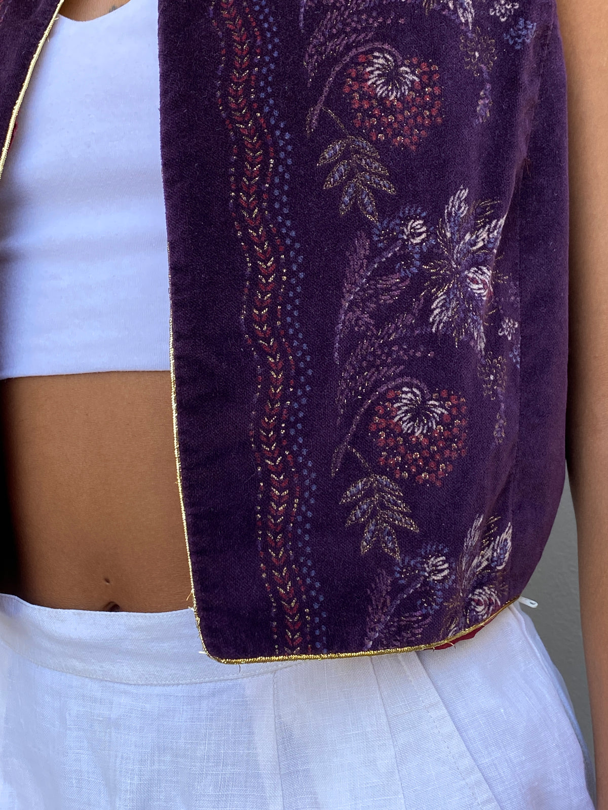 Vintage 90s MJ Purple Velvet Floral Painted Open Front Vest – S Vintage 90s MJ Purple Velvet Floral Painted Open Front Vest – S