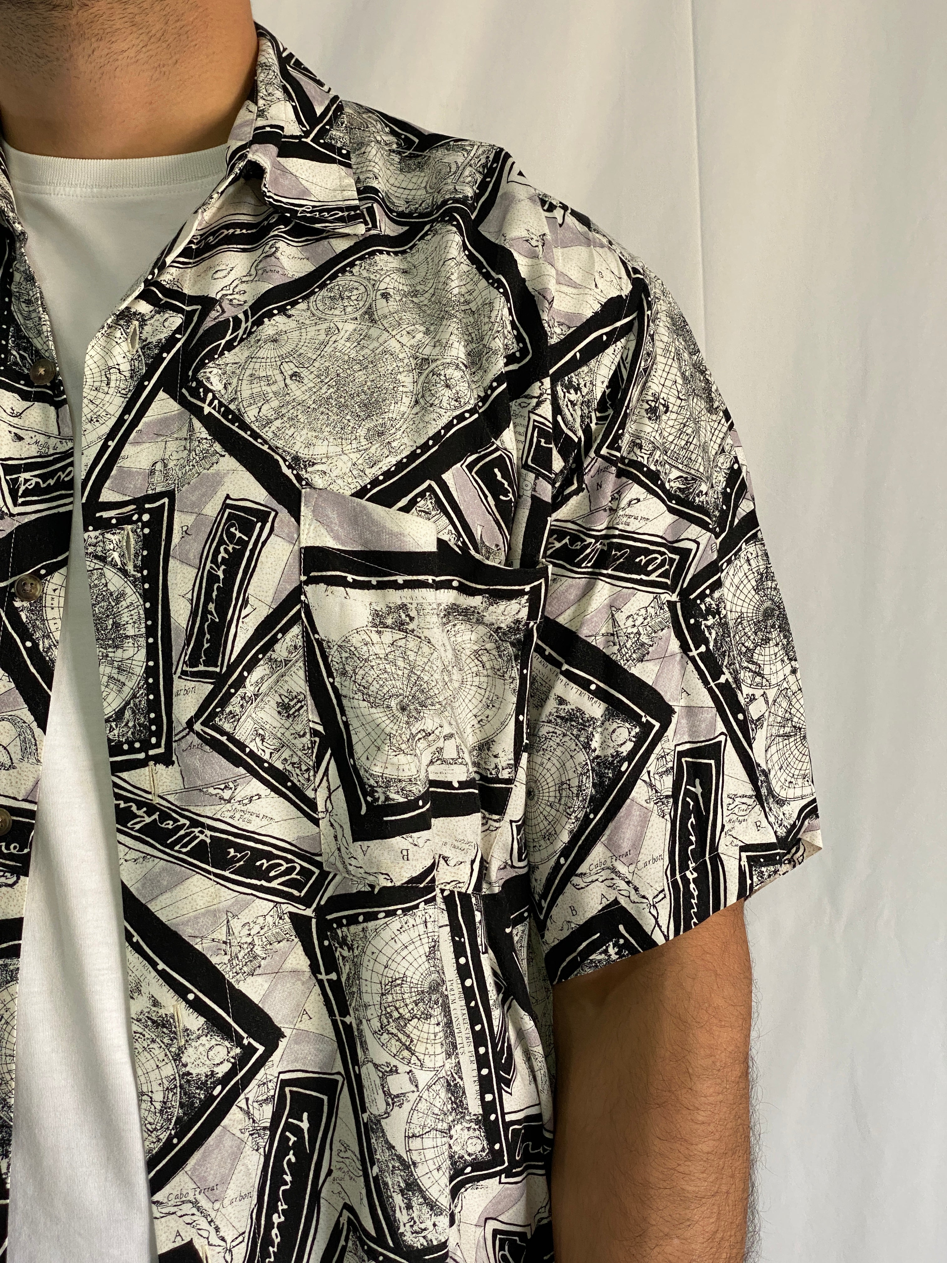 Vintage Roundtree & Yorke Map Print Travel Theme Men’s Short Sleeve Button Up Shirt - XL