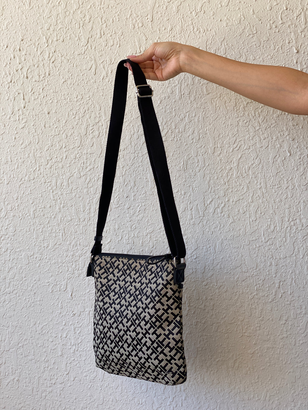 Tommy Hilfiger Cloth Crossbody Shoulder Bag Tommy Hilfiger TH Signature Purse