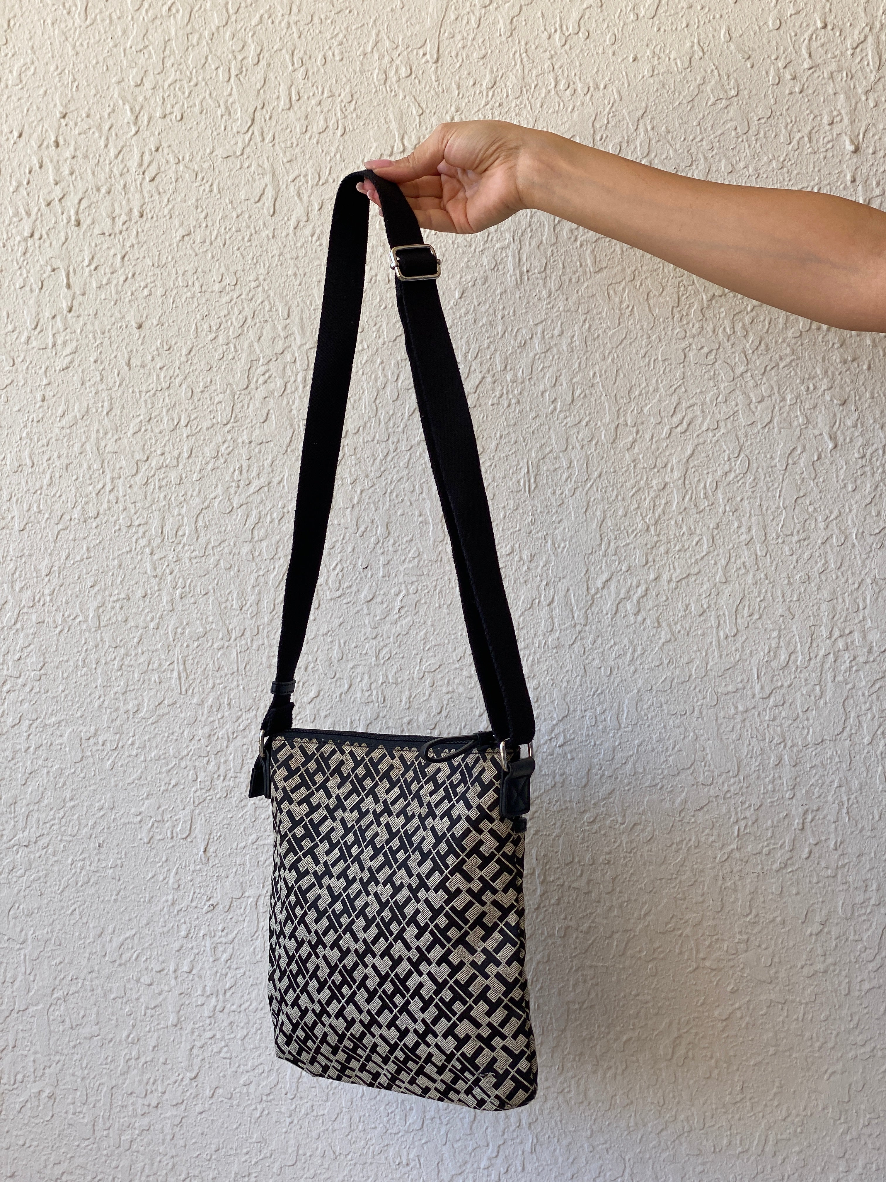 Tommy Hilfiger Cloth Crossbody Shoulder Bag Tommy Hilfiger TH Signature Purse