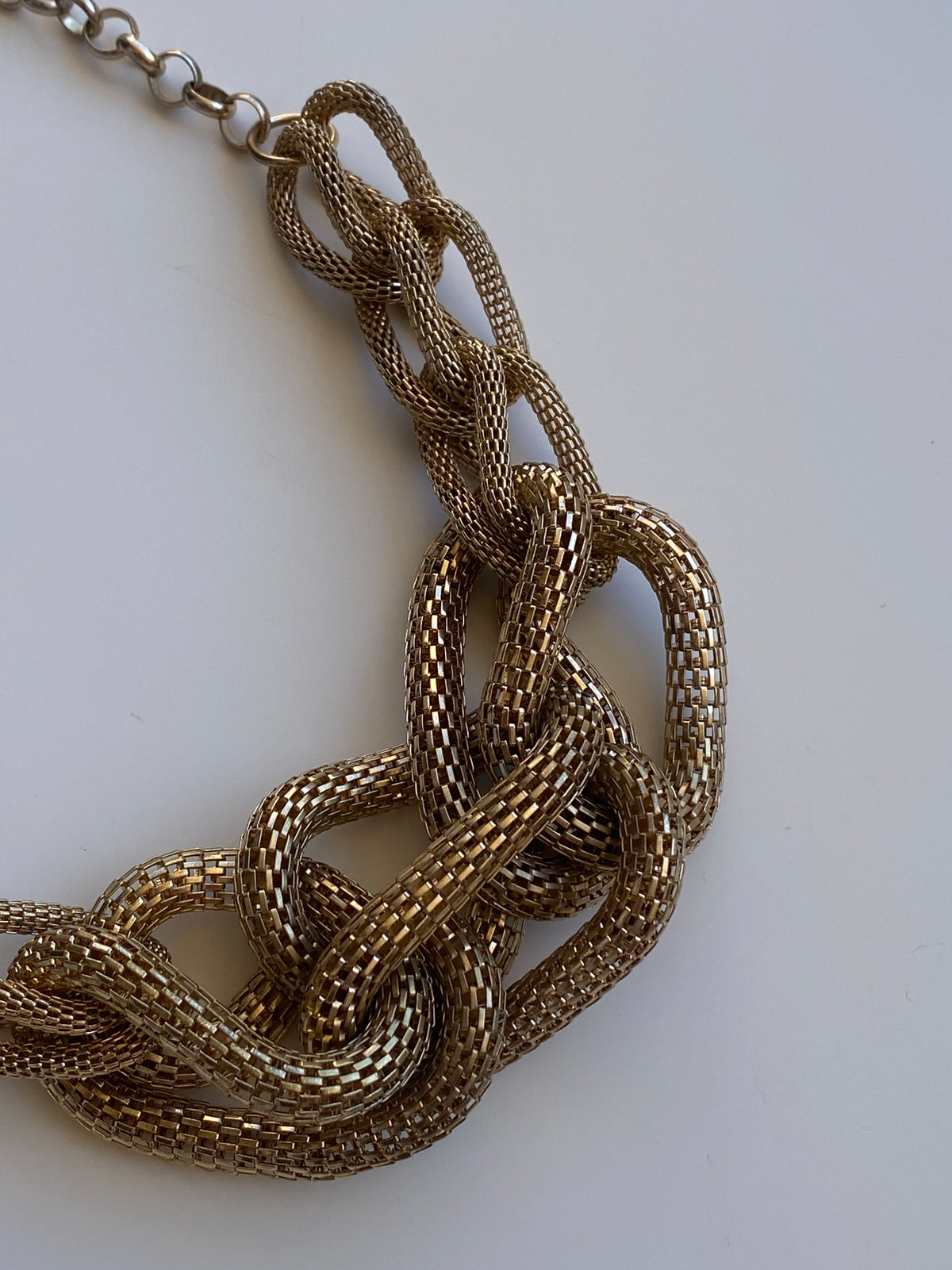 Vintage Gold-Tone Woven Mesh Oversized Chain Statement Necklace