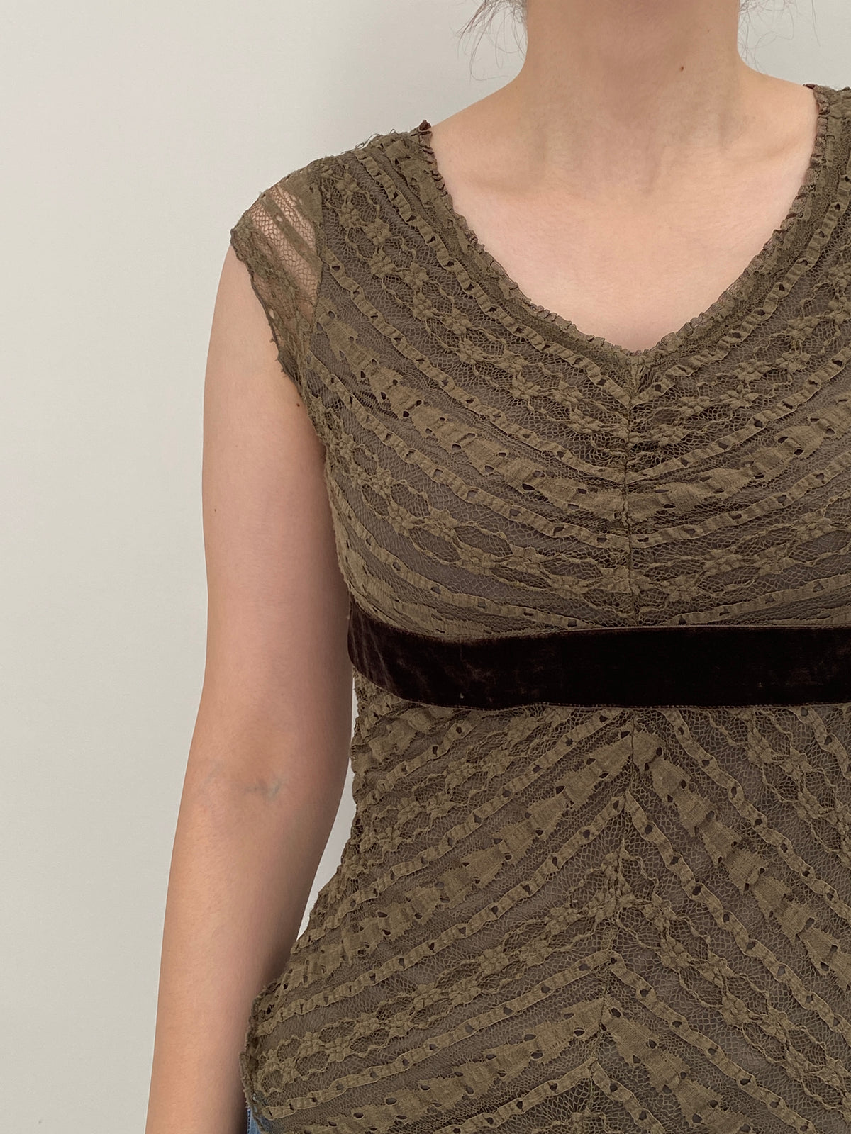 Vintage Y2K Merona Olive Green Lace Velvet Empire Waist Top – S
