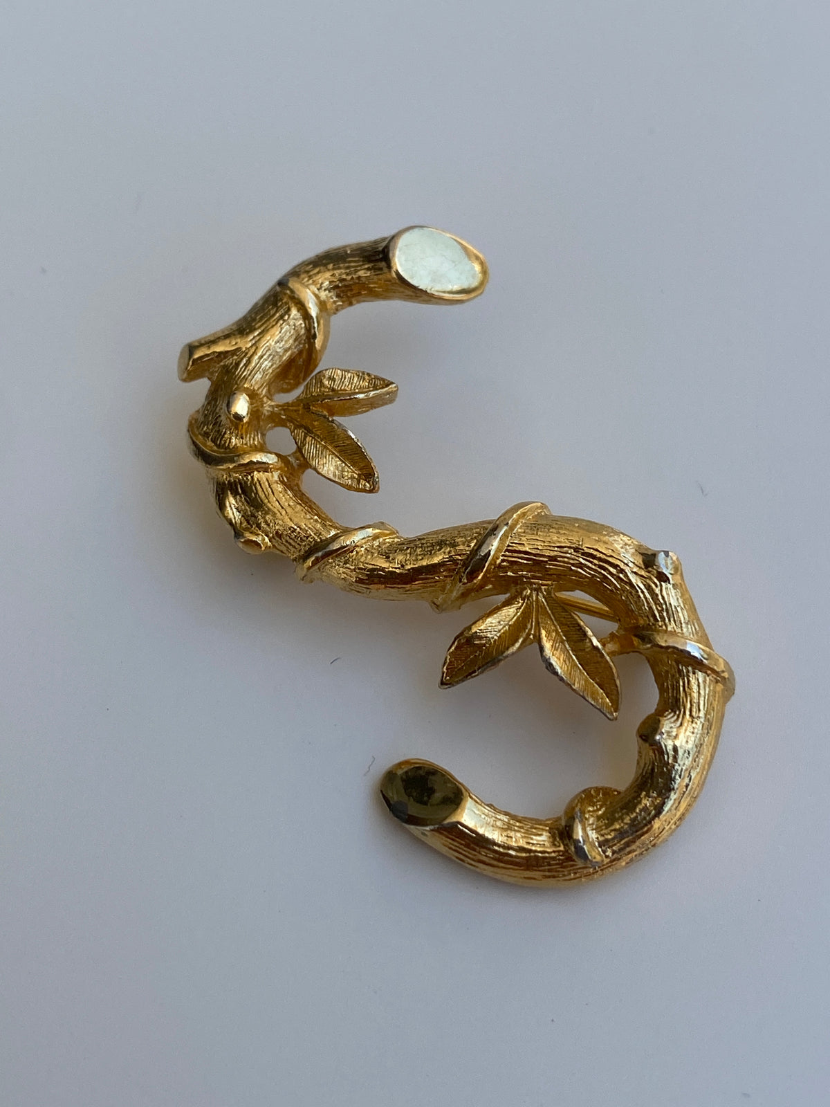 Vintage Sarah Coventry Gold Tone Bamboo Twig Brooch Abstract Nature Pin Vintage Sarah Coventry Gold Tone Bamboo Twig Brooch Abstract Nature Pin