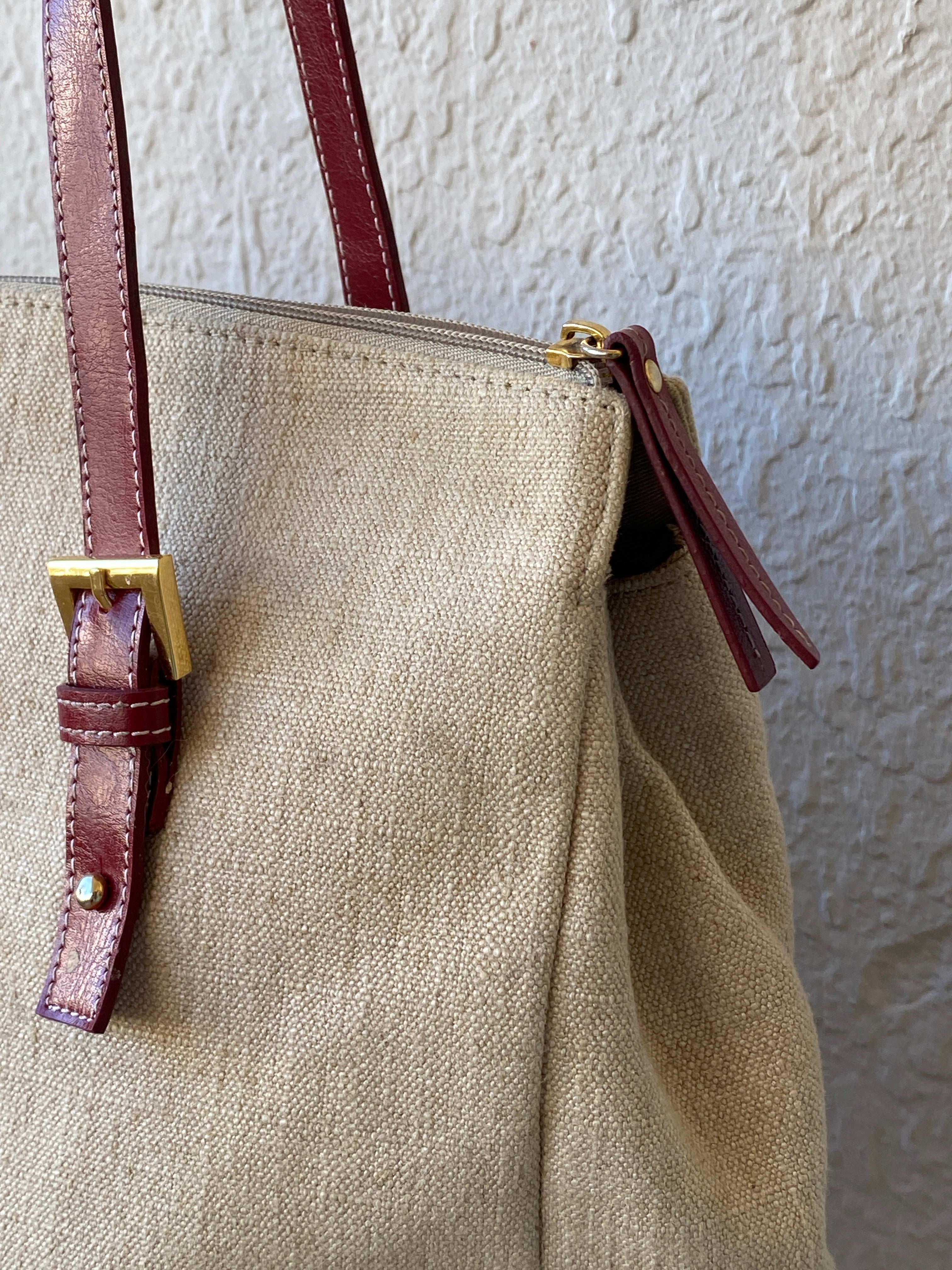 Gorgeous Etienne Aigner Tan Linen Canvas Red Leather Tote Shoulder Bag