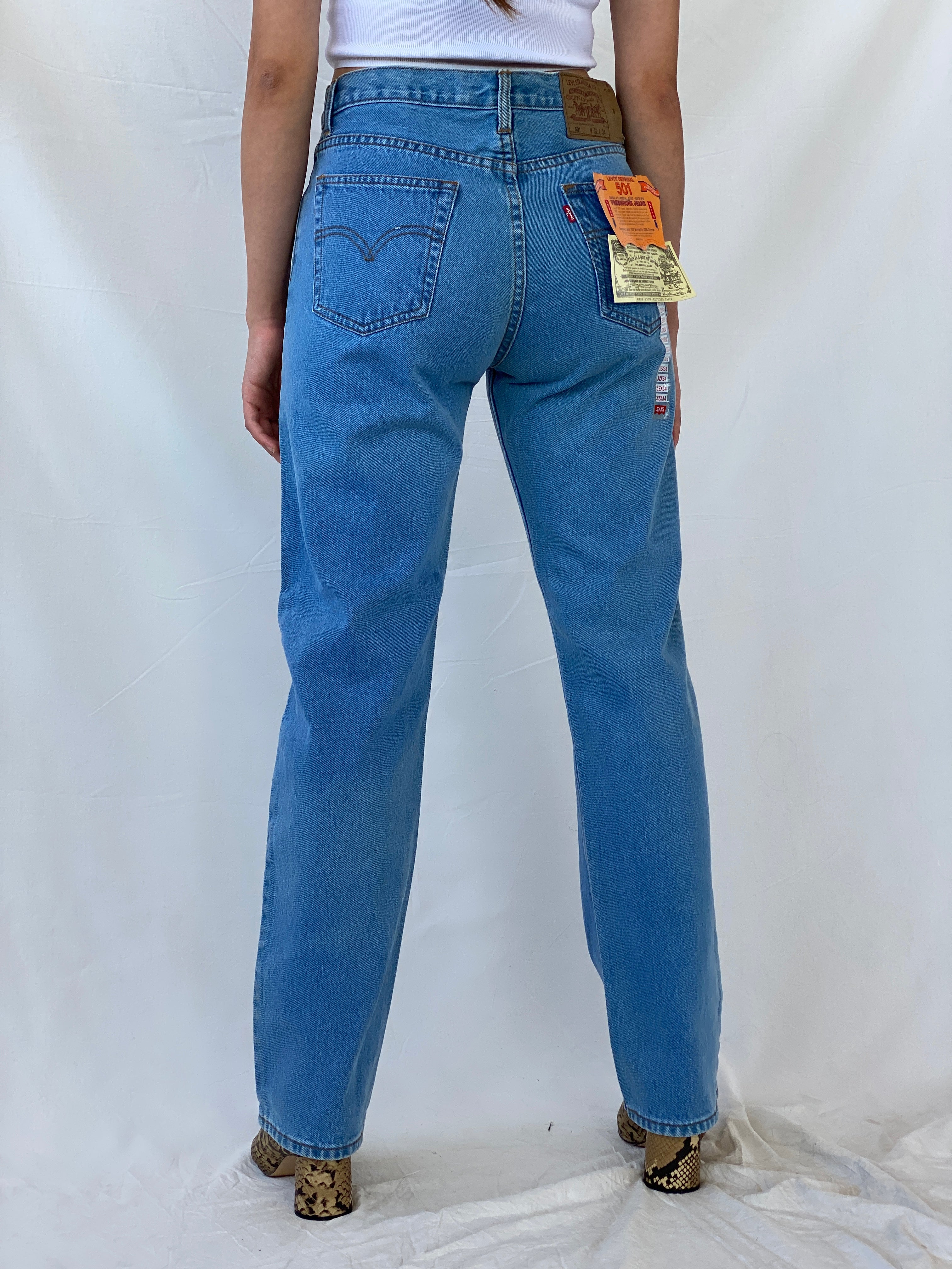 بنطلون جينز نسائي NWT Levi's 501 Cut